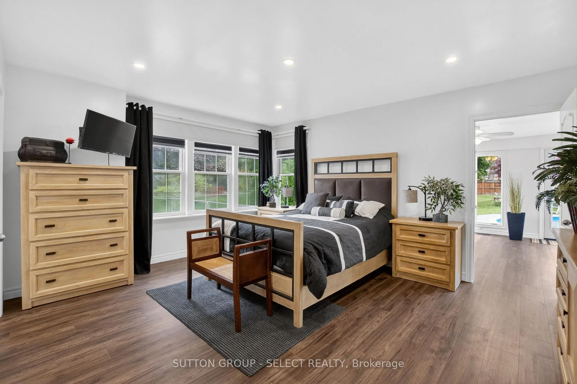 Photo 19 of 111 Kittridge Avenue E, Strathroy-Caradoc, NE — HOMEH