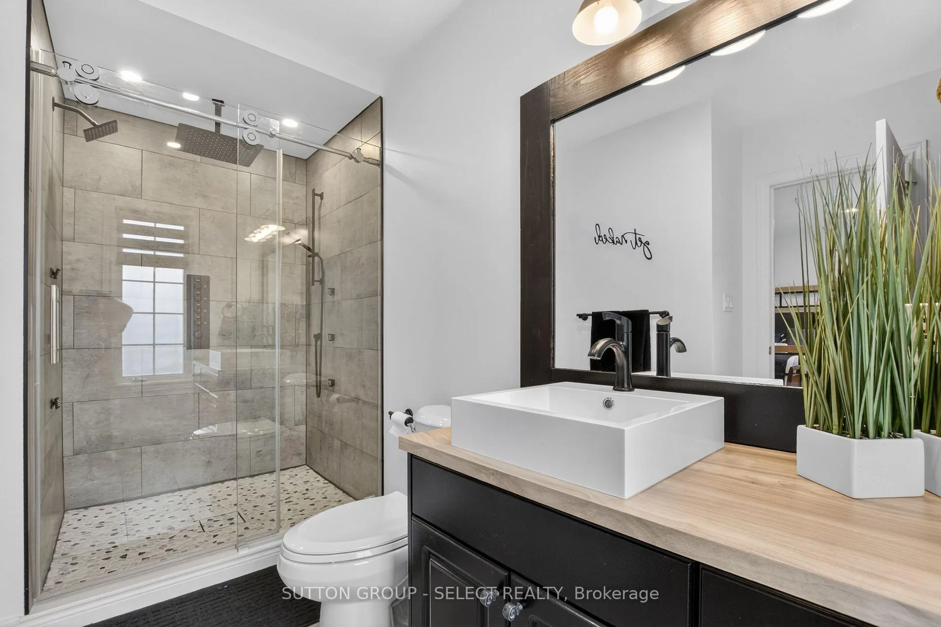Photo 21 of 111 Kittridge Avenue E, Strathroy-Caradoc, NE — HOMEH