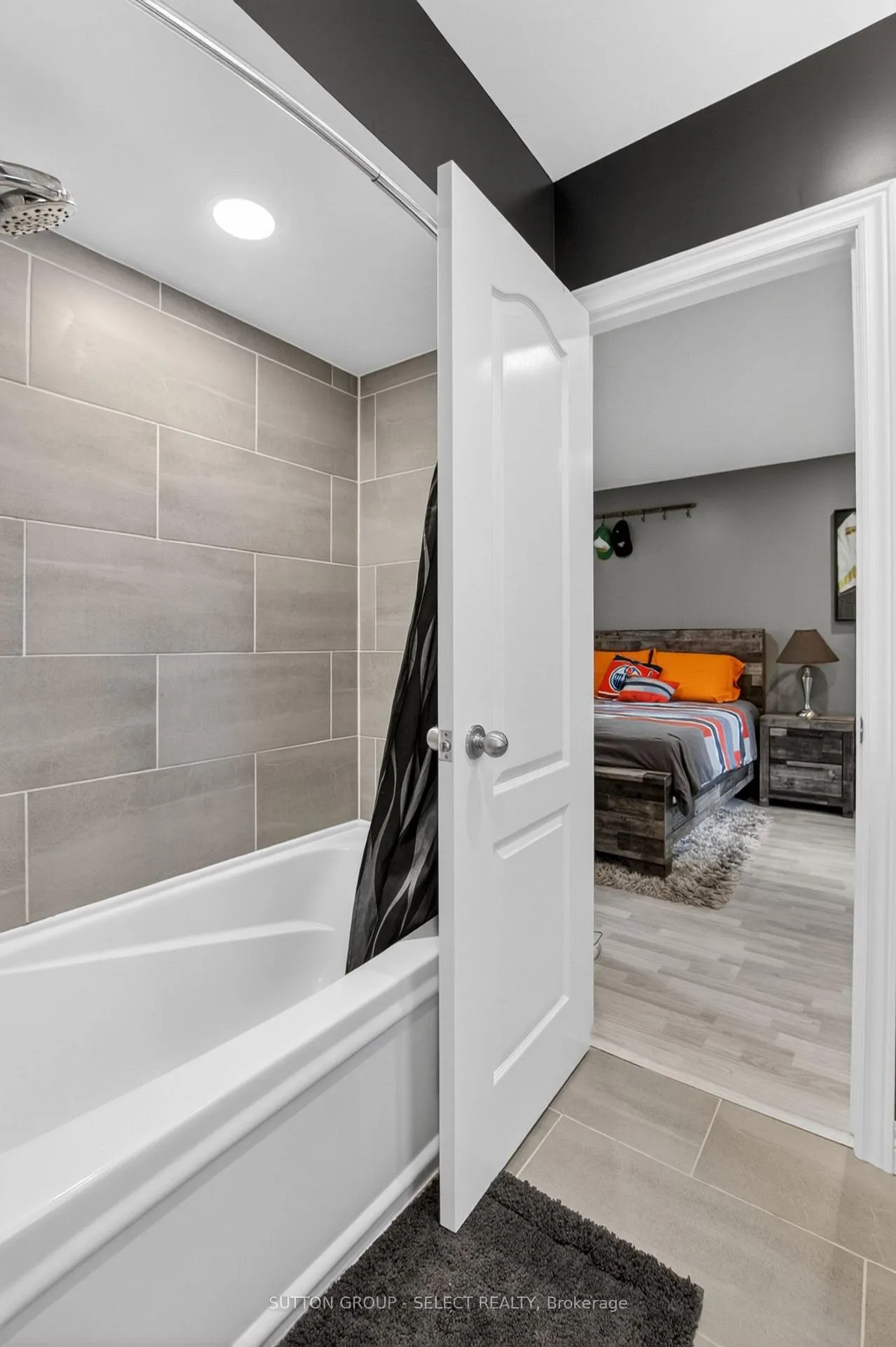 Photo 24 of 111 Kittridge Avenue E, Strathroy-Caradoc, NE — HOMEH