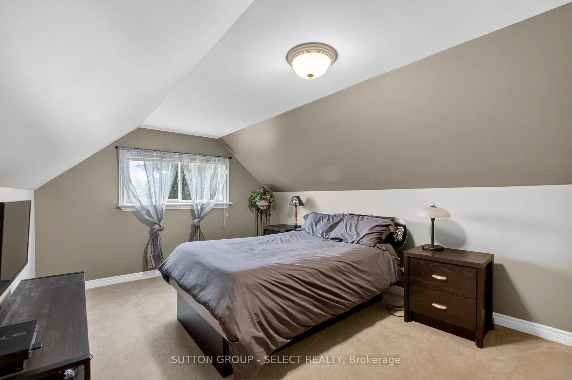 Photo 31 of 111 Kittridge Avenue E, Strathroy-Caradoc, NE — HOMEH