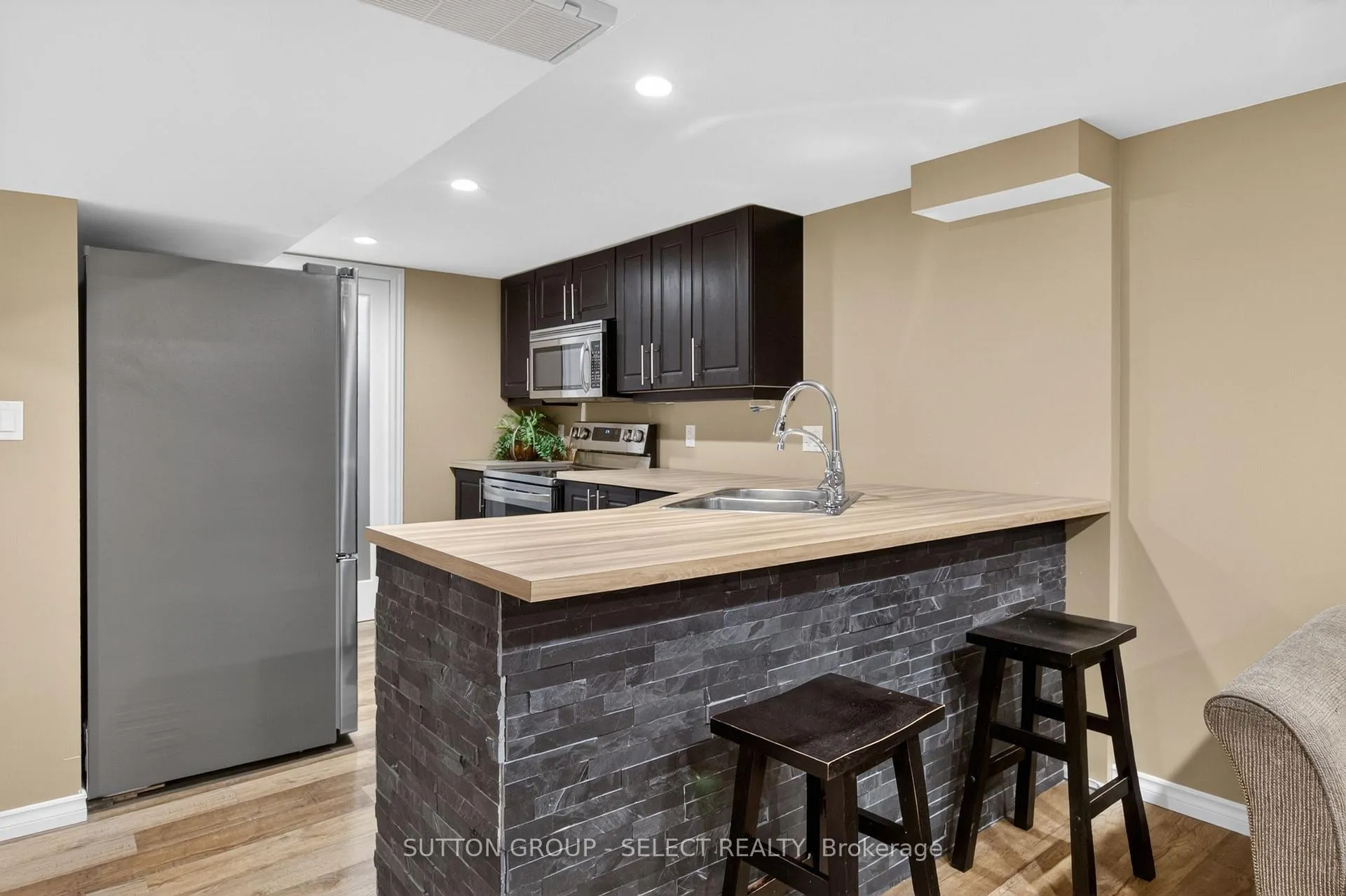 Photo 36 of 111 Kittridge Avenue E, Strathroy-Caradoc, NE — HOMEH