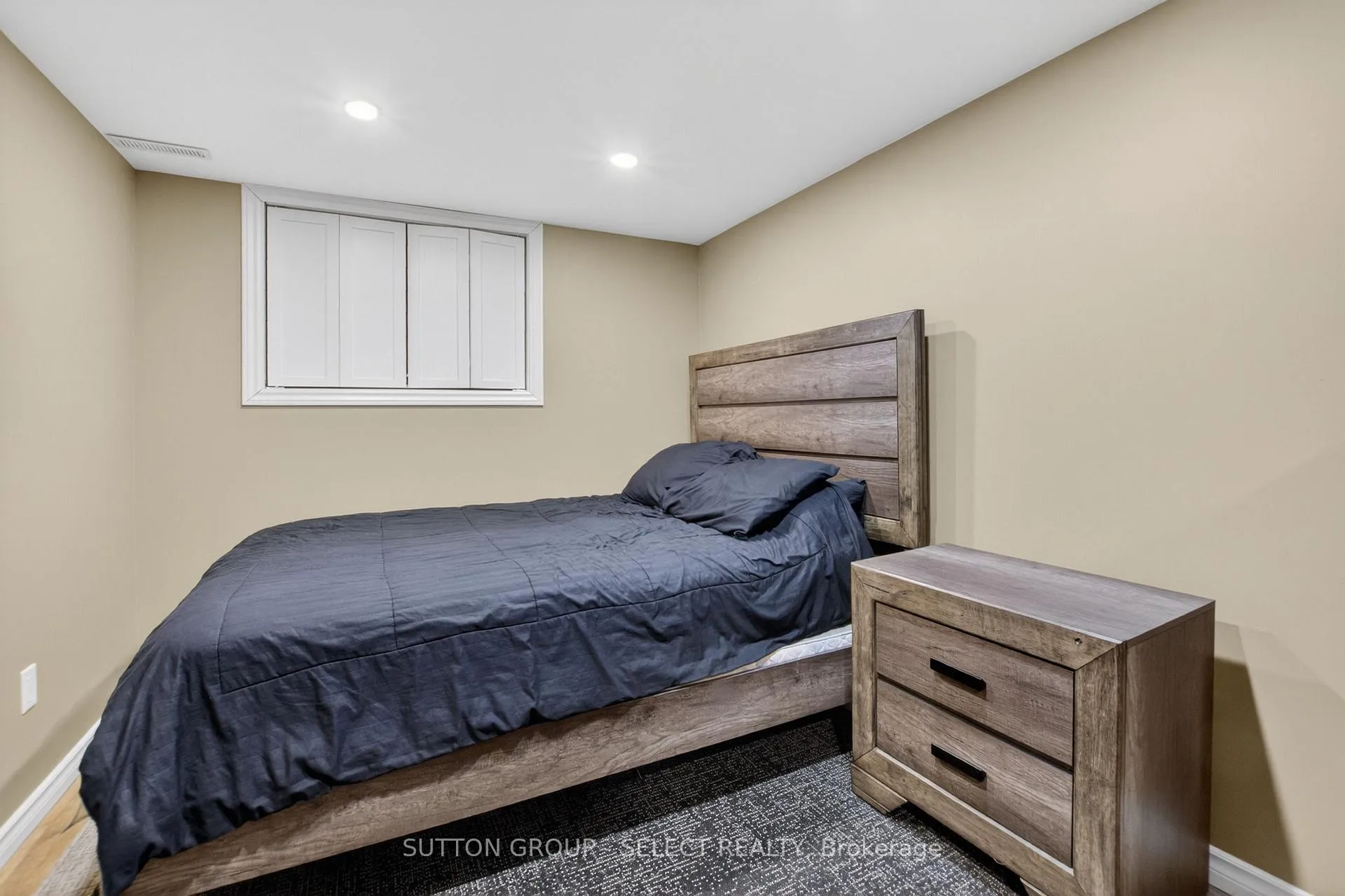 Photo 38 of 111 Kittridge Avenue E, Strathroy-Caradoc, NE — HOMEH