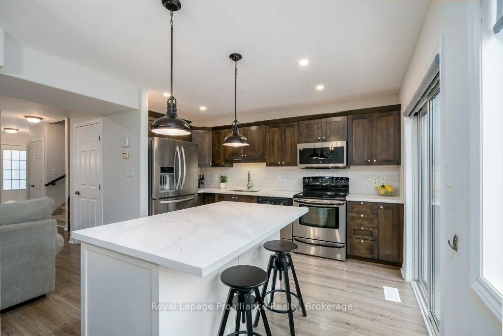 Photo 11 of 4 Ava Court, Belleville, Belleville Ward — HOMEH