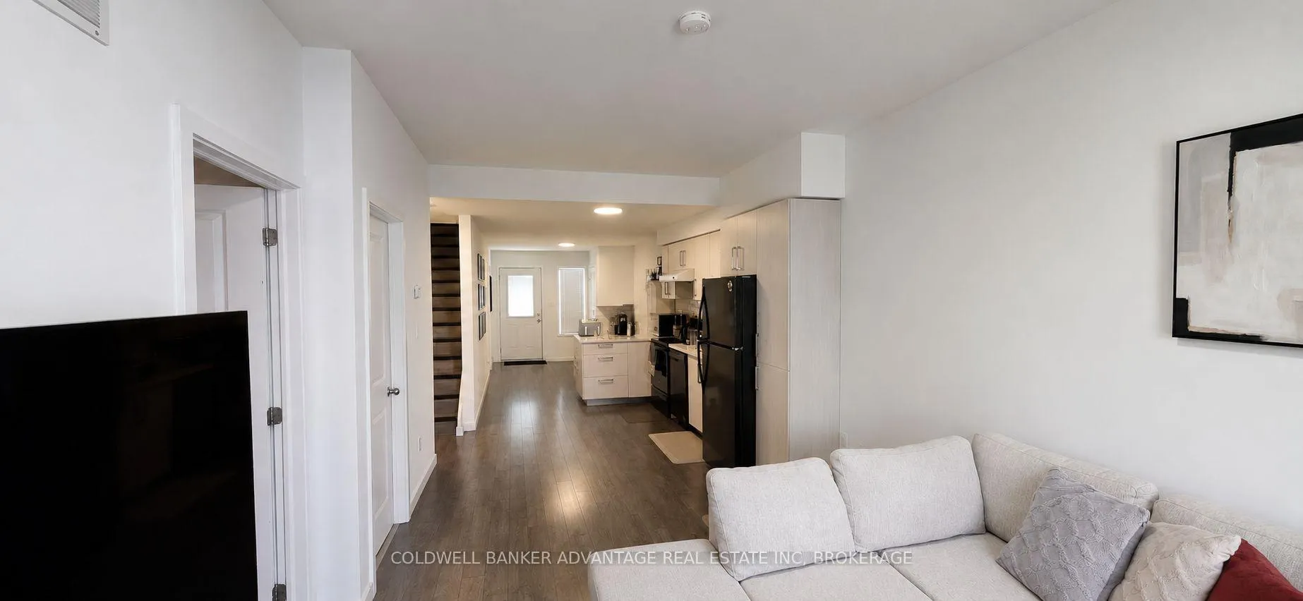 Photo 6 of 20 Waterleaf Trail, Welland, Broadway — HOMEH