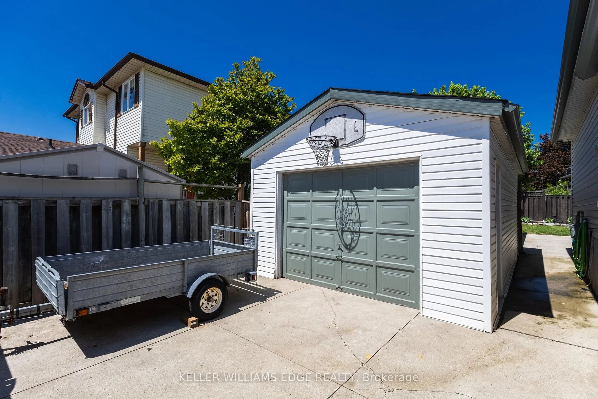 Photo 6 of 181 Bellingham Drive, Hamilton, Lawfield — HOMEH
