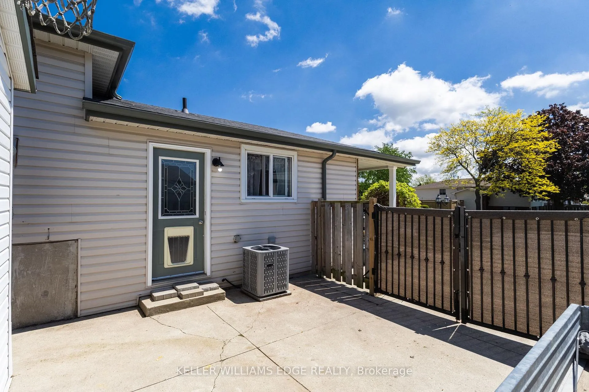 Photo 7 of 181 Bellingham Drive, Hamilton, Lawfield — HOMEH