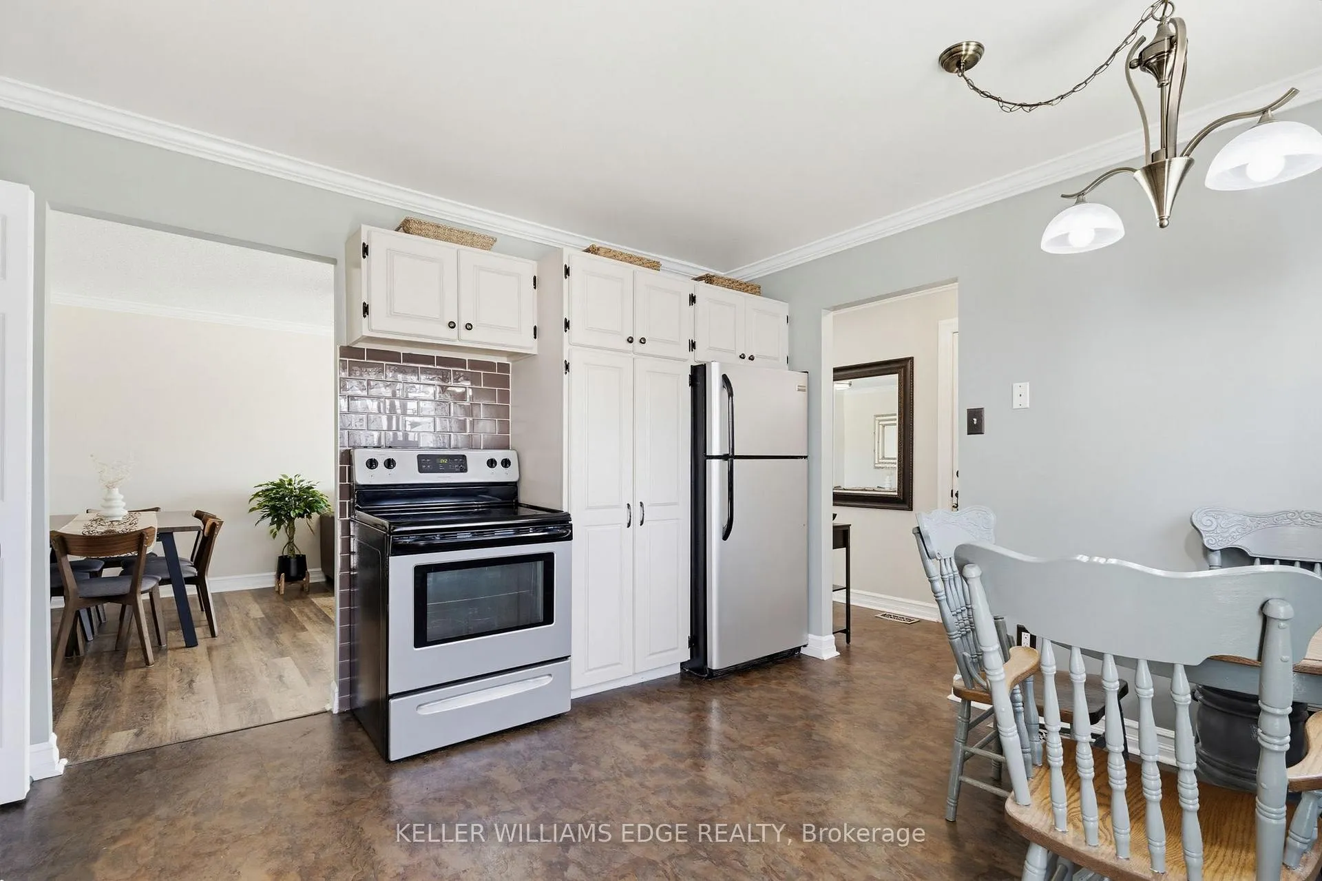 Photo 11 of 181 Bellingham Drive, Hamilton, Lawfield — HOMEH