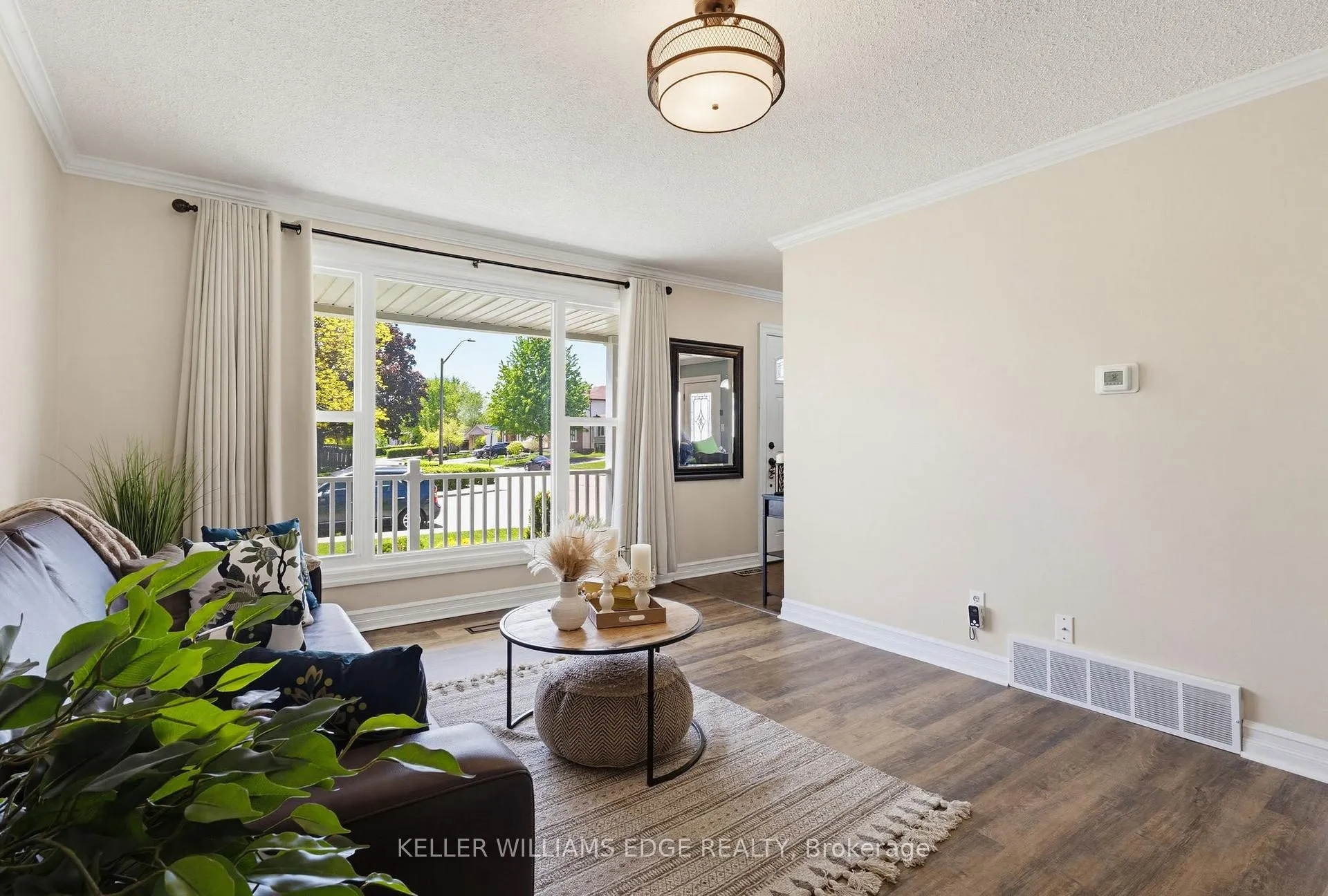 Photo 13 of 181 Bellingham Drive, Hamilton, Lawfield — HOMEH