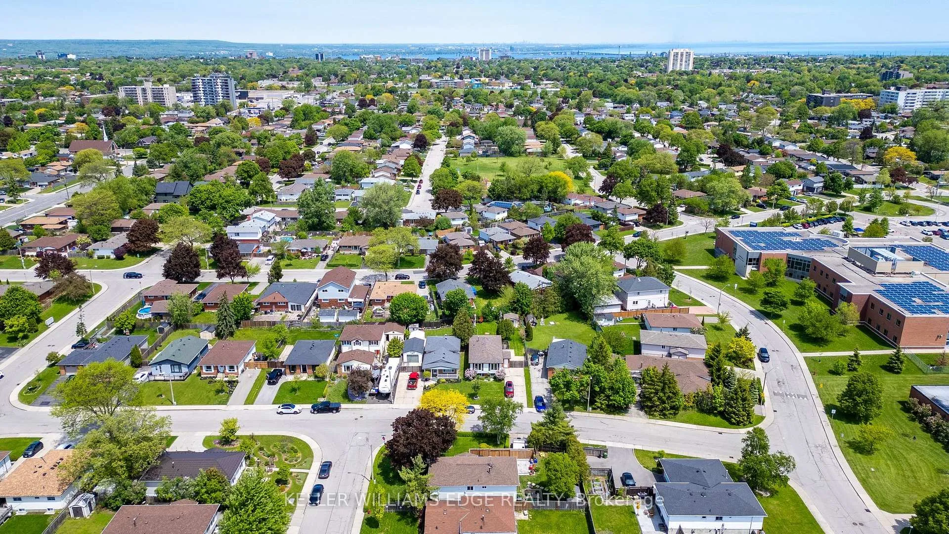 Photo 32 of 181 Bellingham Drive, Hamilton, Lawfield — HOMEH