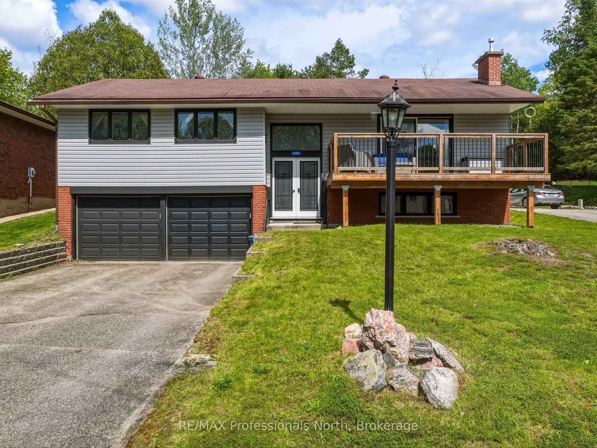 Photo 2 of 240 Oriole Crescent, Gravenhurst, Muskoka (S) — HOMEH