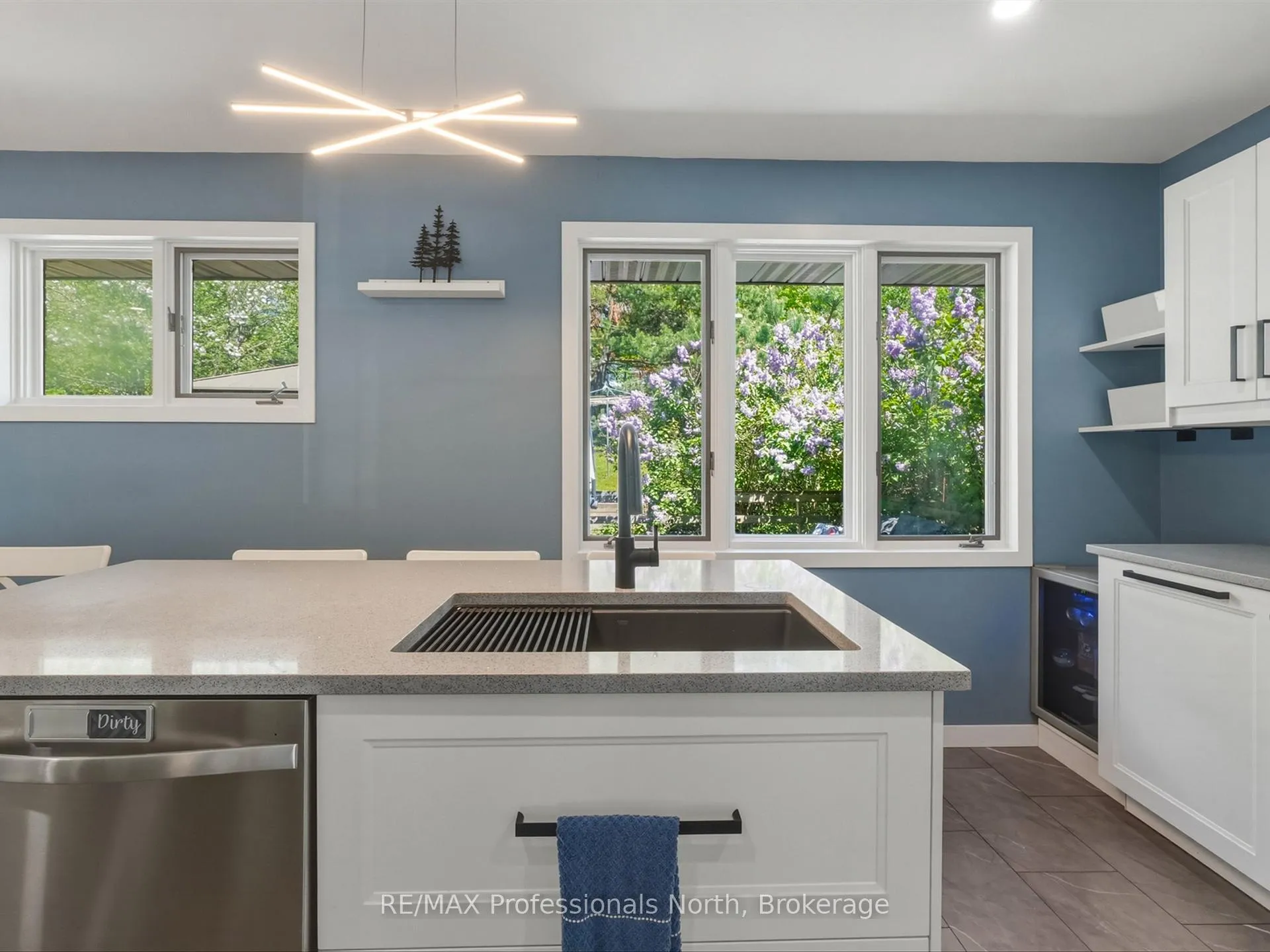 Photo 5 of 240 Oriole Crescent, Gravenhurst, Muskoka (S) — HOMEH