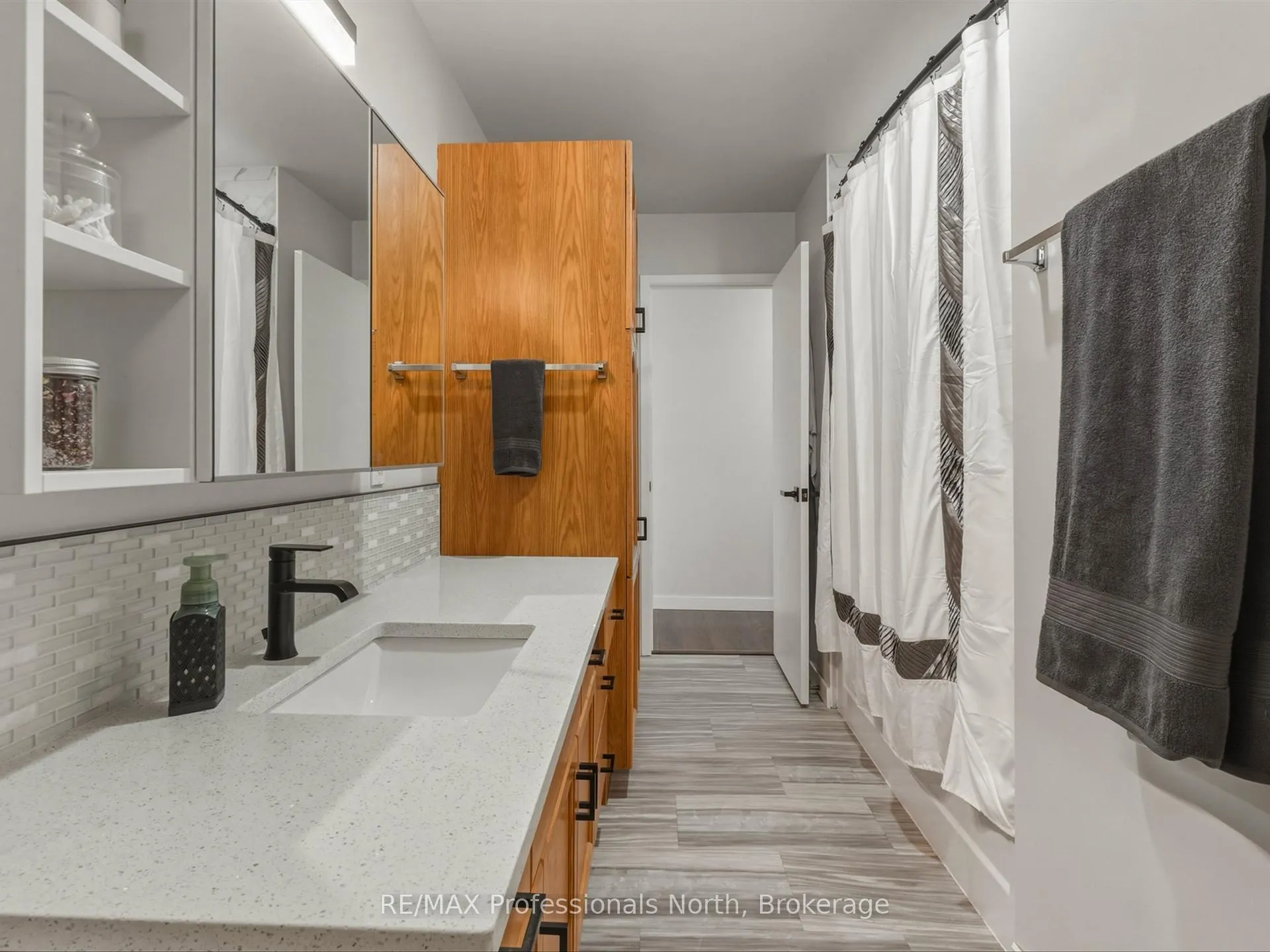 Photo 15 of 240 Oriole Crescent, Gravenhurst, Muskoka (S) — HOMEH