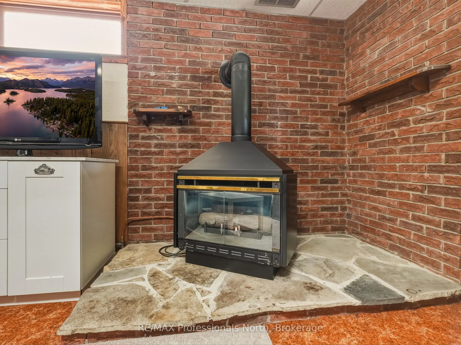 Photo 17 of 240 Oriole Crescent, Gravenhurst, Muskoka (S) — HOMEH