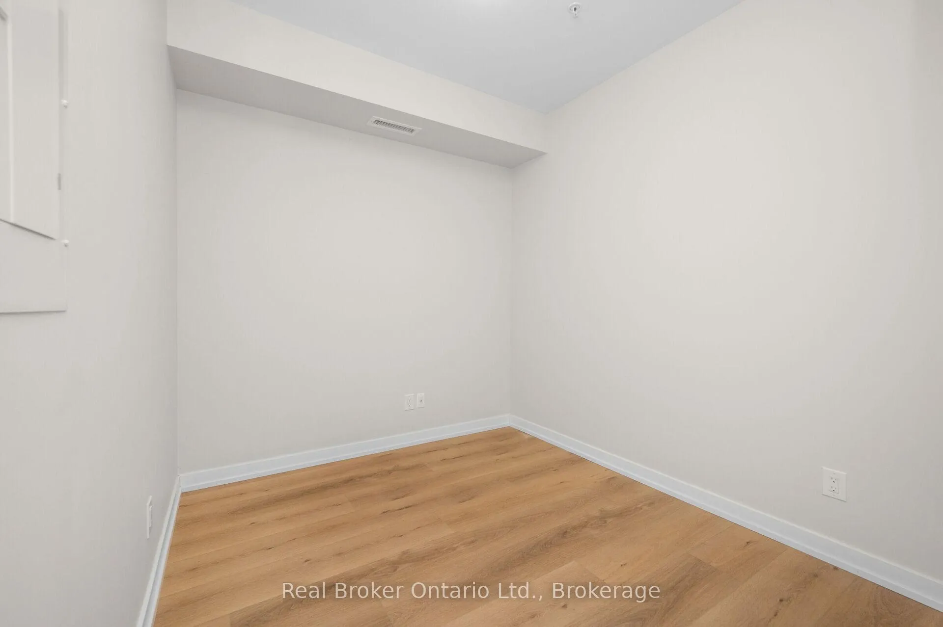 Photo 12 of Unit 310, 10 Esplanade Lane, Grimsby, Grimsby Beach — HOMEH