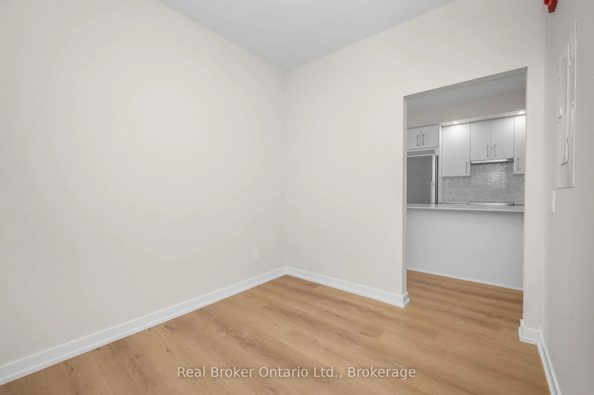 Photo 13 of Unit 310, 10 Esplanade Lane, Grimsby, Grimsby Beach — HOMEH