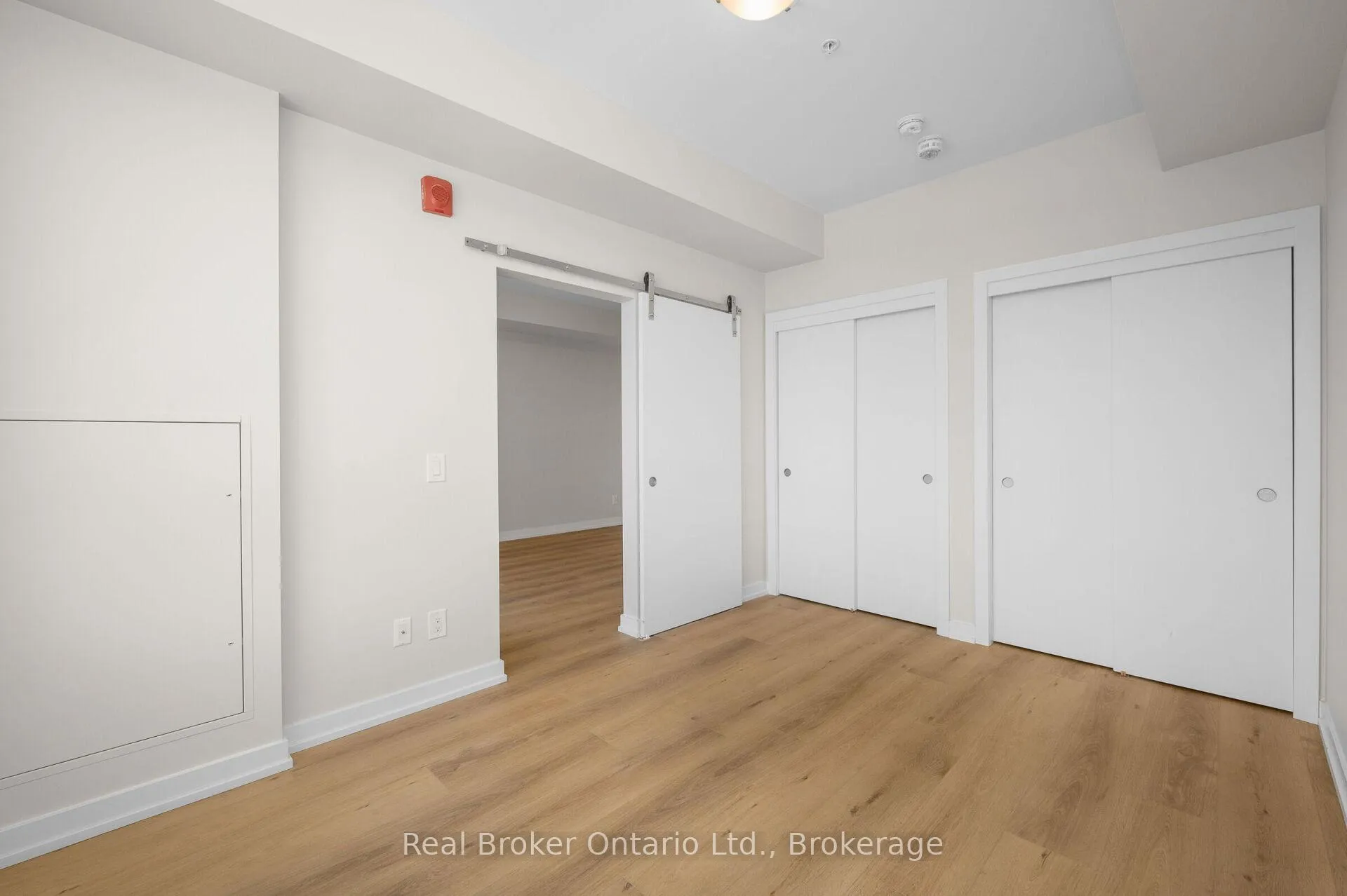 Photo 25 of Unit 310, 10 Esplanade Lane, Grimsby, Grimsby Beach — HOMEH