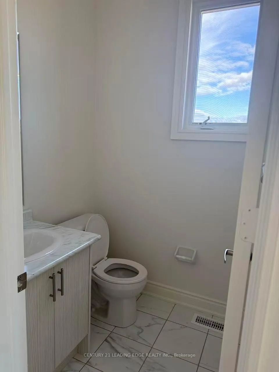 Photo 2 of 1466 Wheatcroft Drive, Oshawa, Kedron — HOMEH