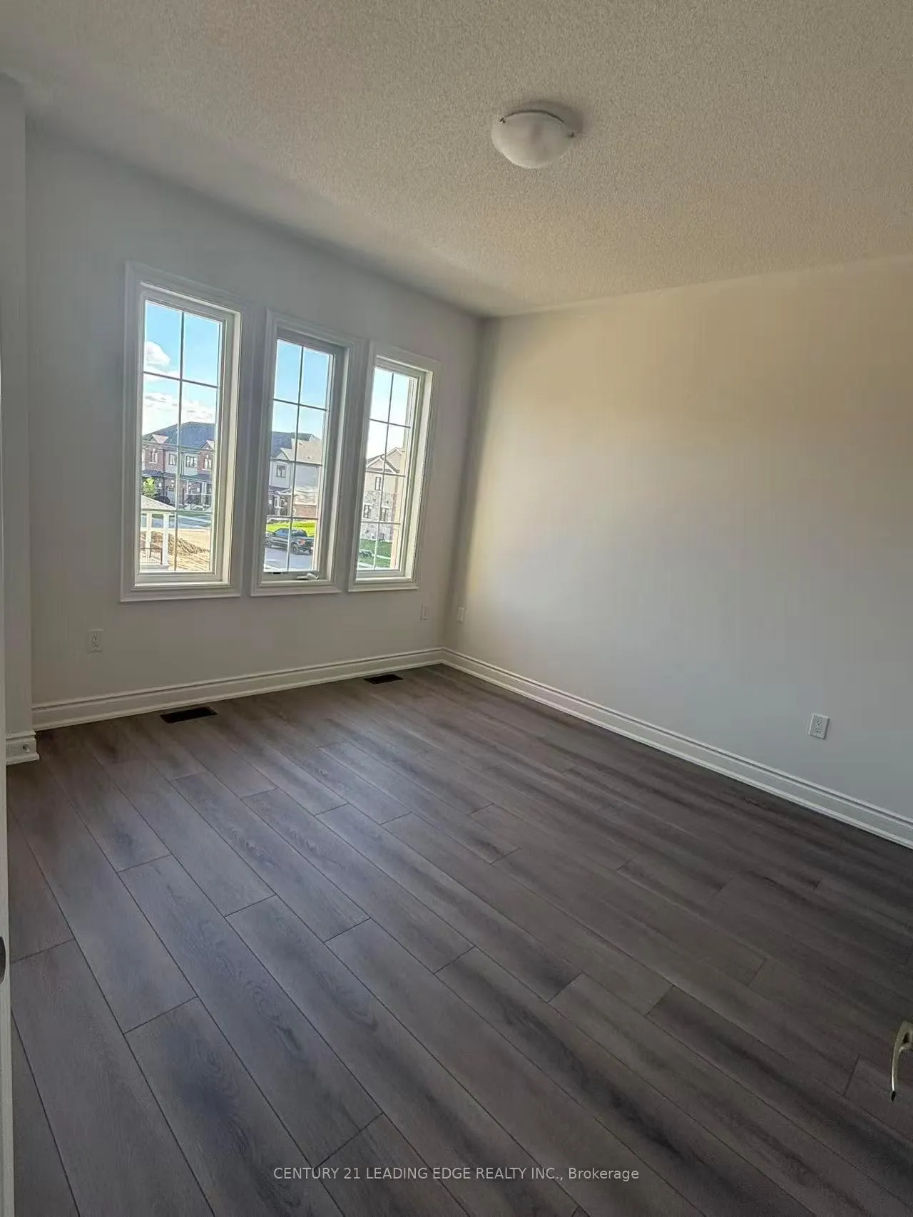 Photo 12 of 1466 Wheatcroft Drive, Oshawa, Kedron — HOMEH