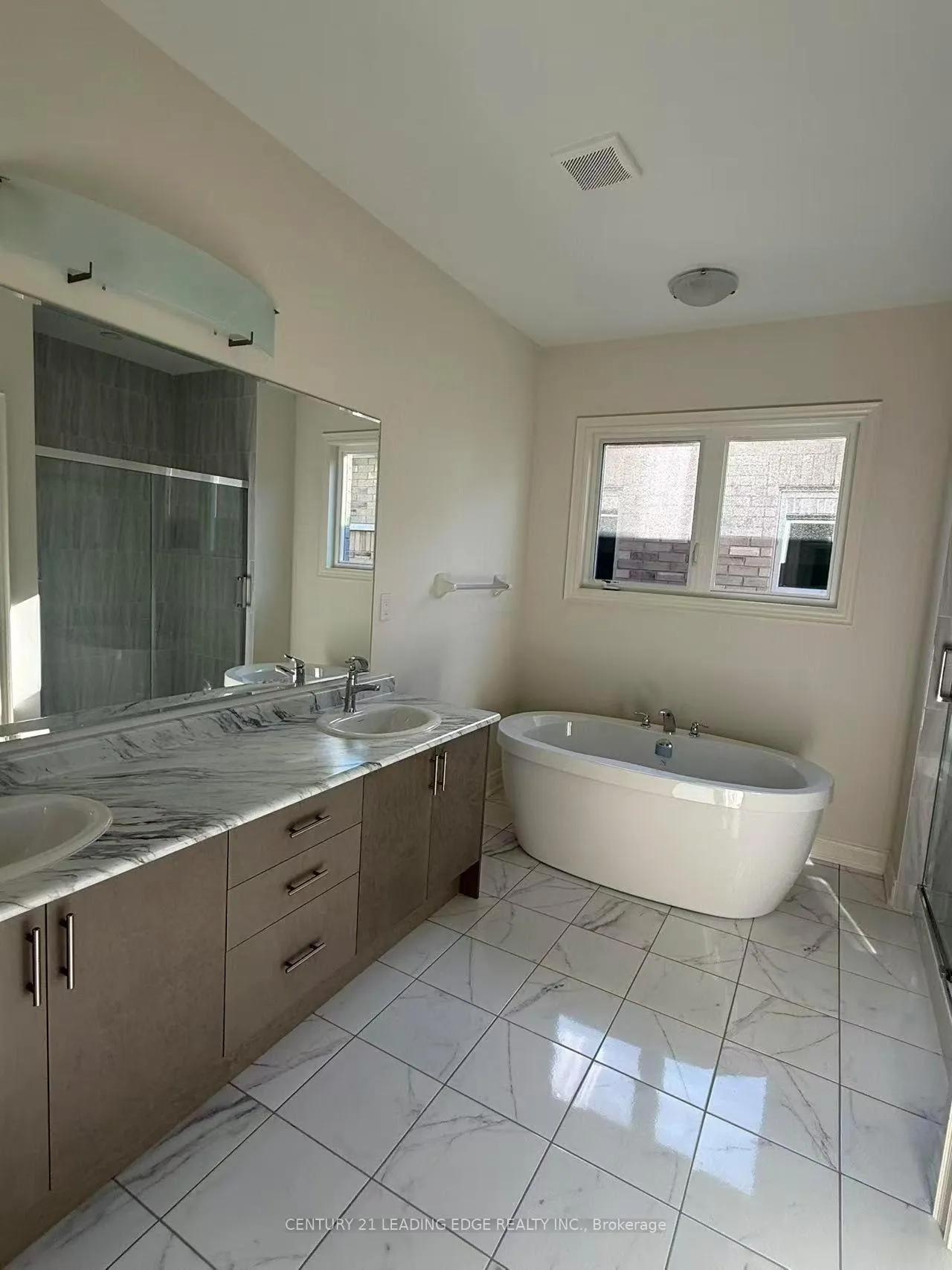 Photo 13 of 1466 Wheatcroft Drive, Oshawa, Kedron — HOMEH