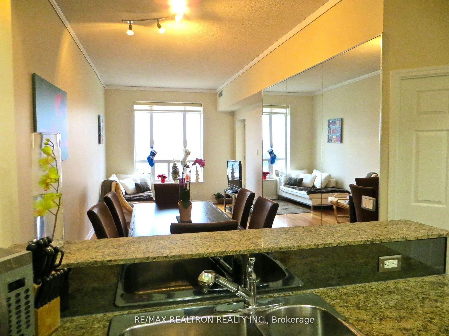 Photo 5 of Unit 607, 451 Rosewell Avenue, Toronto, Lawrence Park South — HOMEH