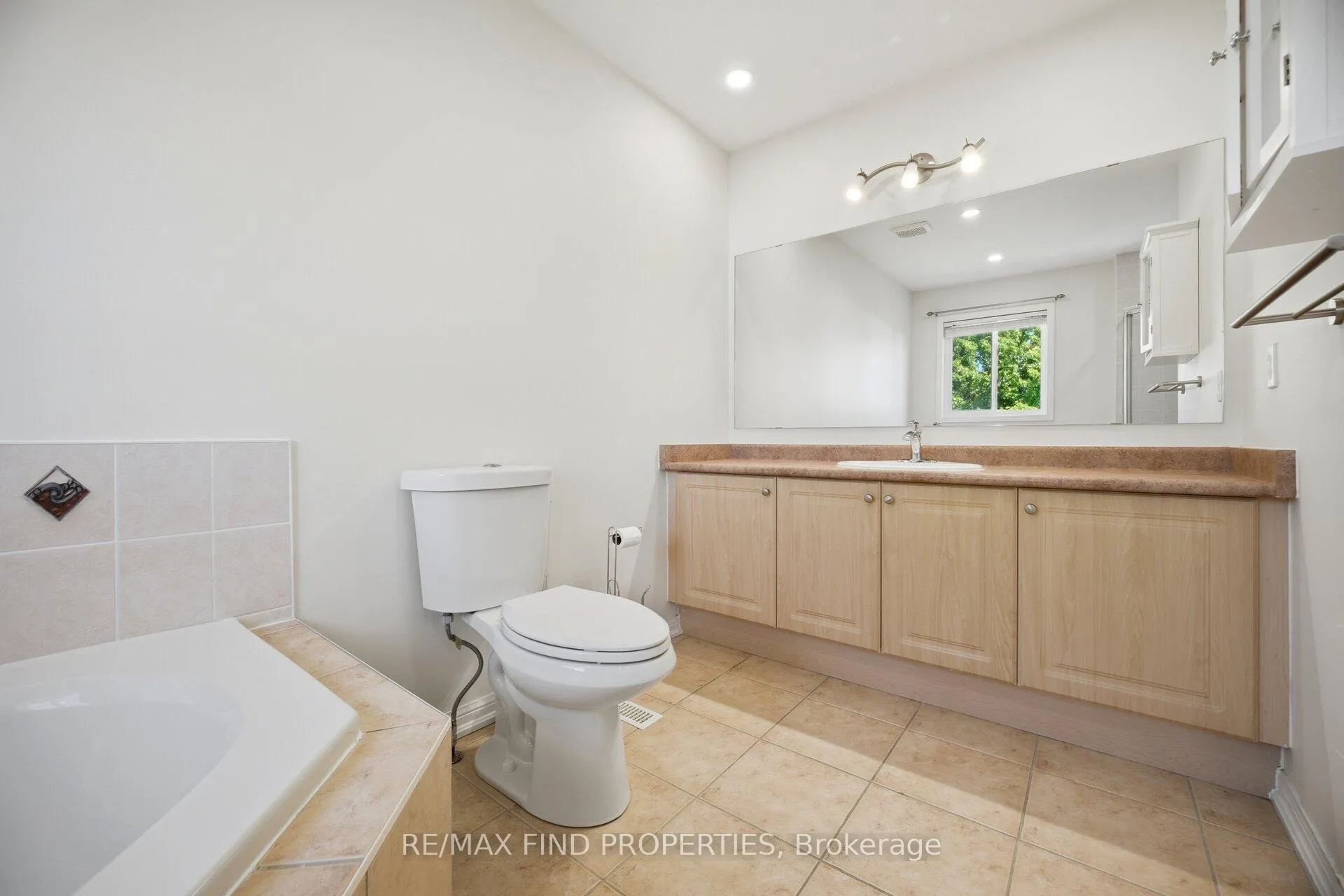 Photo 26 of 75 Harris Boulevard, Milton, Dempsey — HOMEH