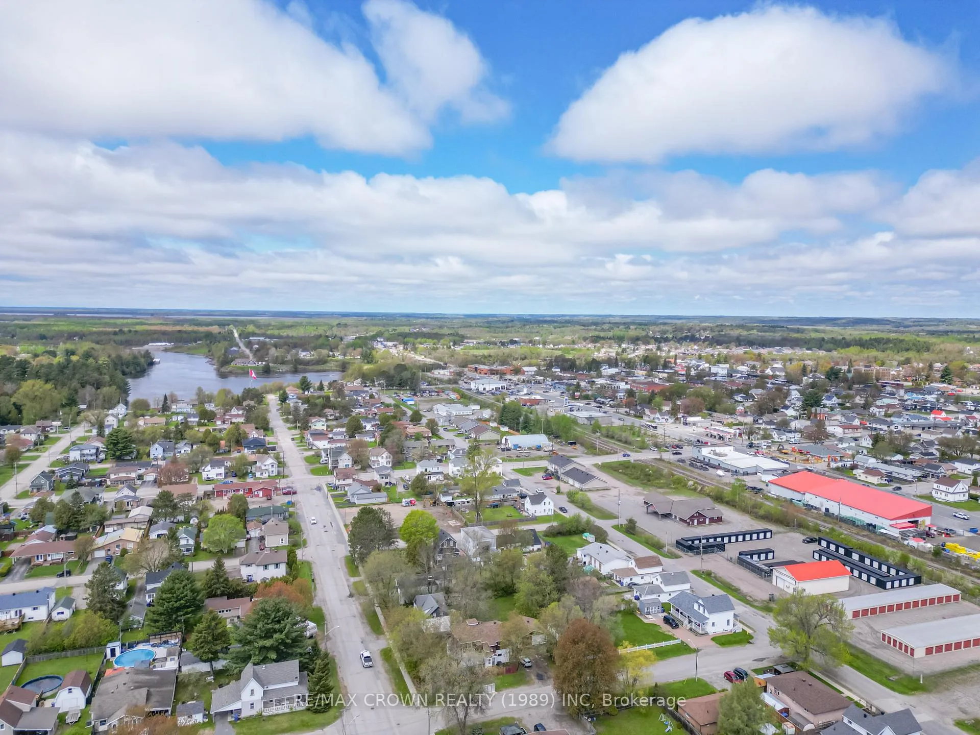 Photo 38 of 274 Belanger Street, West Nipissing, Sturgeon Falls — HOMEH