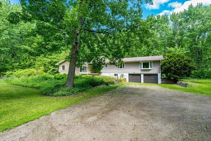 Front of 563 6th Concession Road W