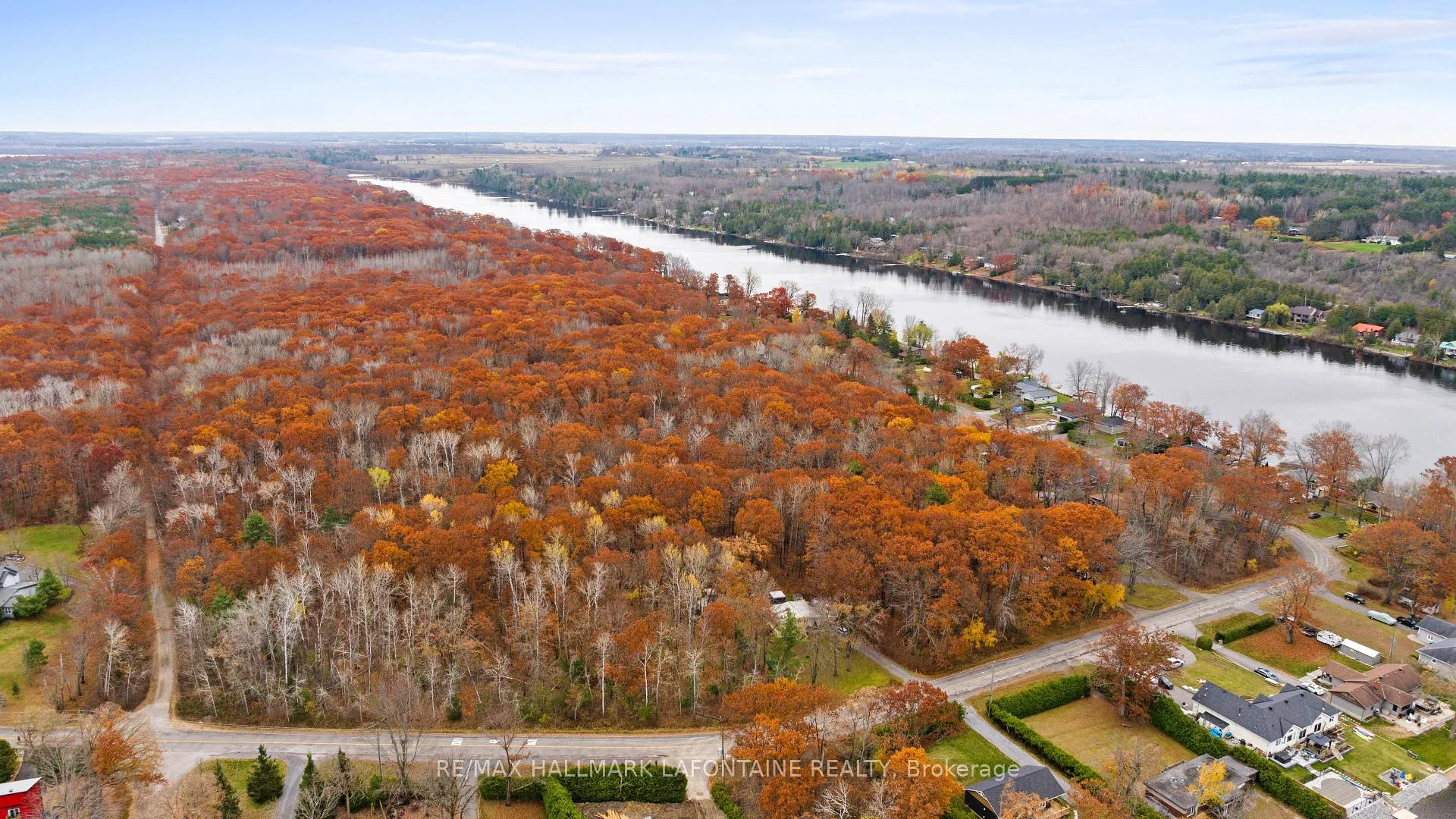 Photo 3 of 881 Bayview Drive, Ottawa, Constance Bay — HOMEH