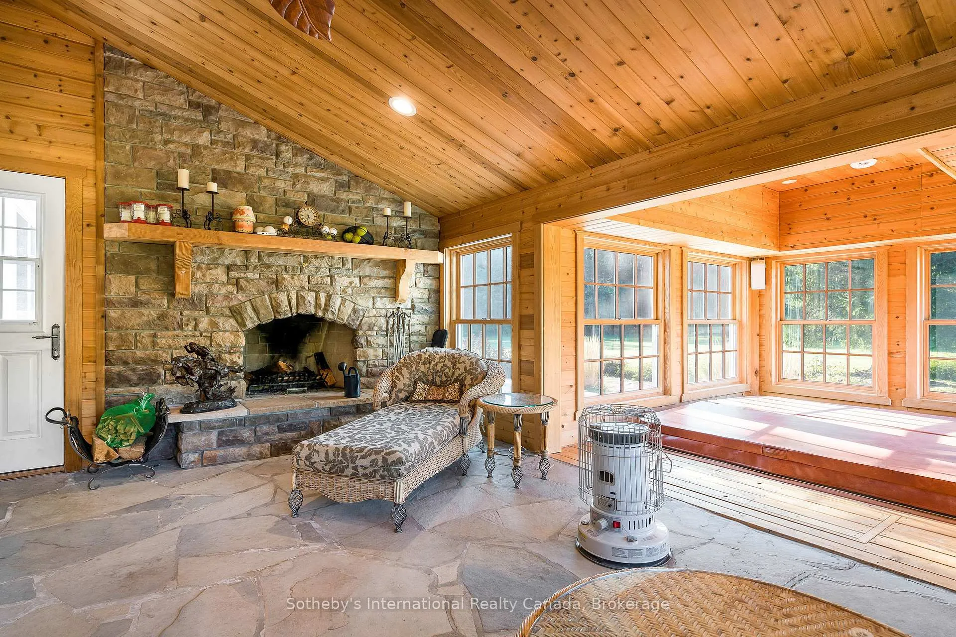 Photo 14 of 7781 Poplar Side Road, Clearview, Rural Clearview — HOMEH