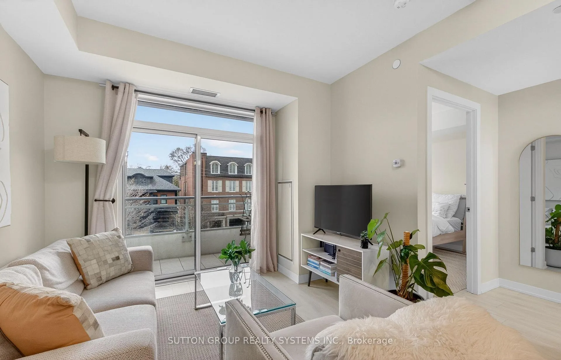 Photo 9 of Unit 212, 223 St Clair Avenue W, Toronto, Casa Loma — HOMEH