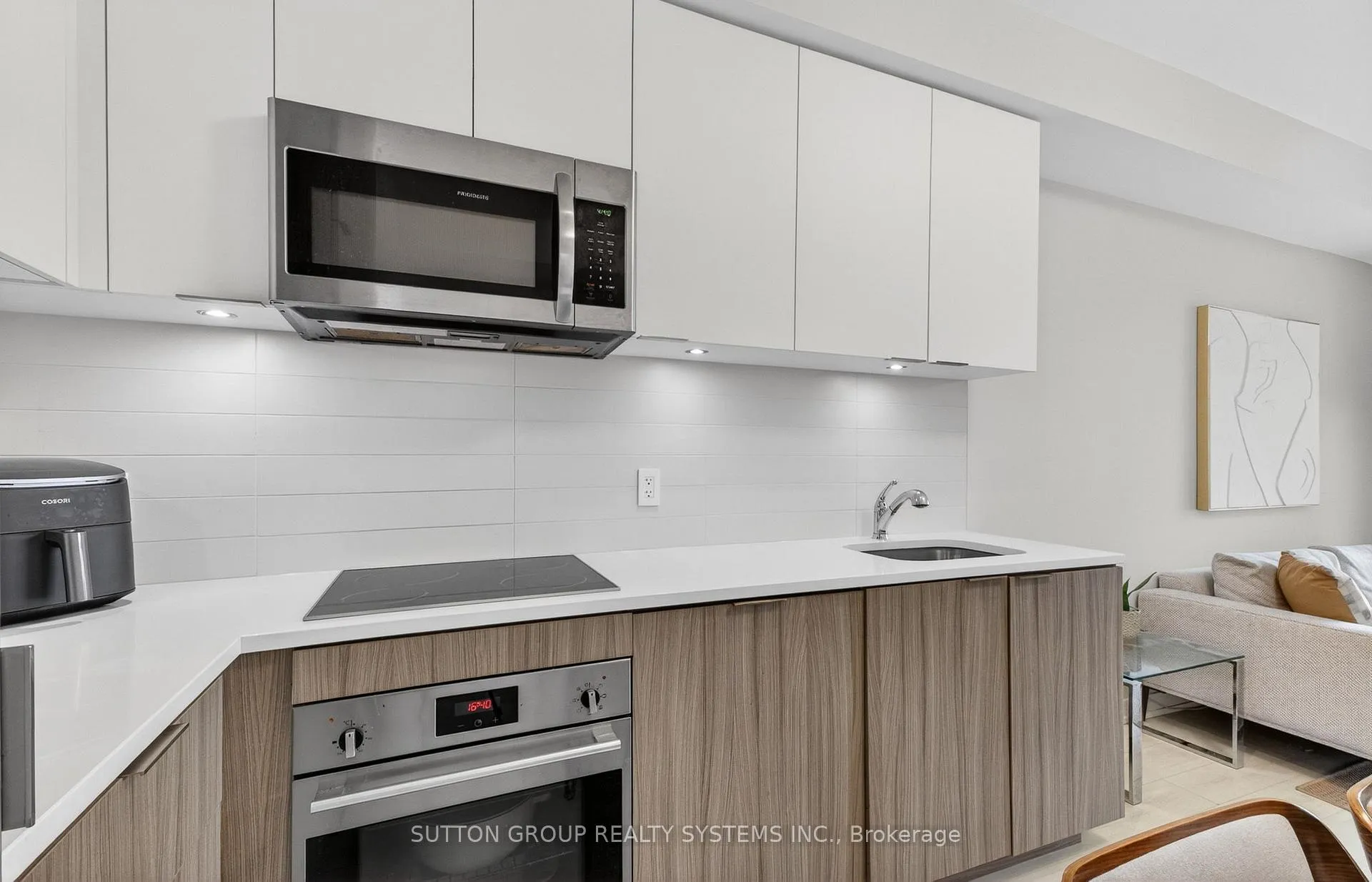 Photo 12 of Unit 212, 223 St Clair Avenue W, Toronto, Casa Loma — HOMEH