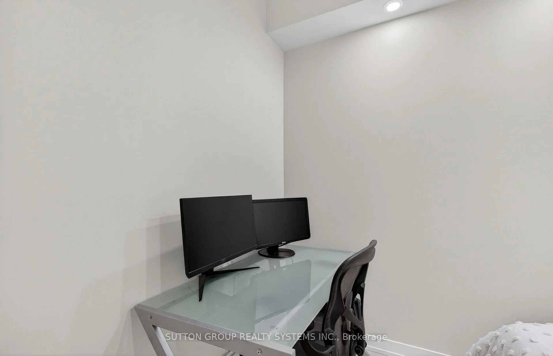 Photo 17 of Unit 212, 223 St Clair Avenue W, Toronto, Casa Loma — HOMEH