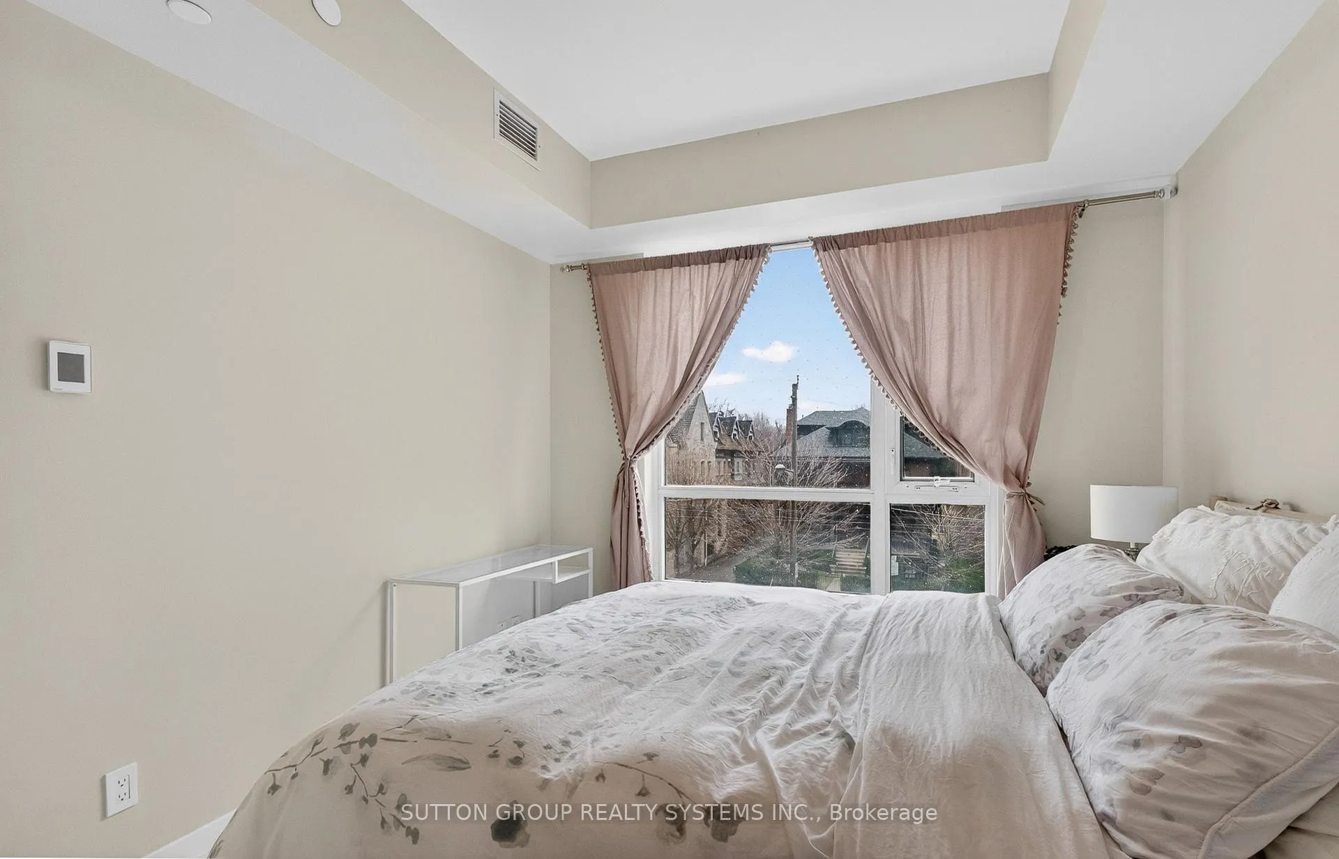 Photo 22 of Unit 212, 223 St Clair Avenue W, Toronto, Casa Loma — HOMEH