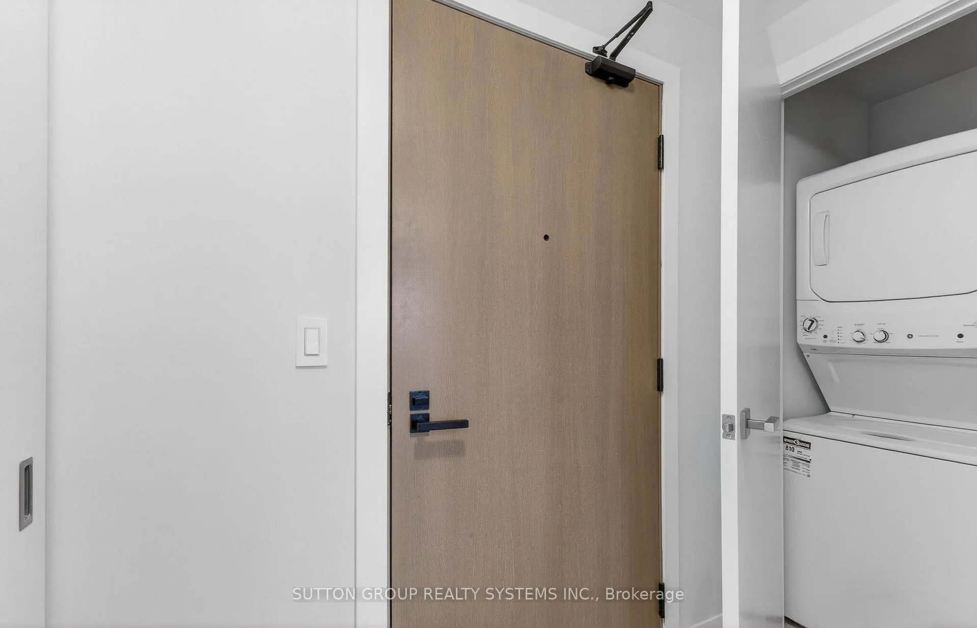 Photo 27 of Unit 212, 223 St Clair Avenue W, Toronto, Casa Loma — HOMEH