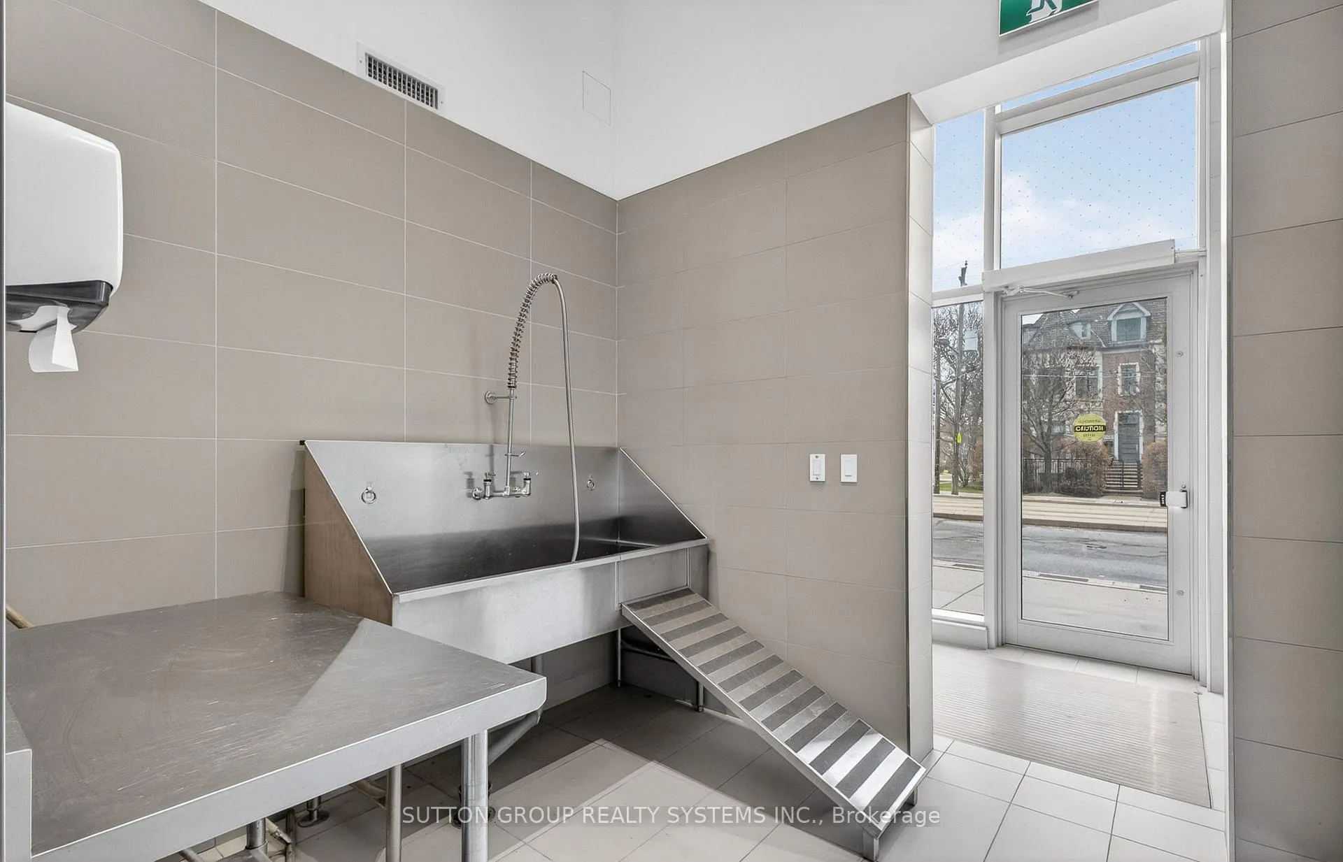 Photo 35 of Unit 212, 223 St Clair Avenue W, Toronto, Casa Loma — HOMEH