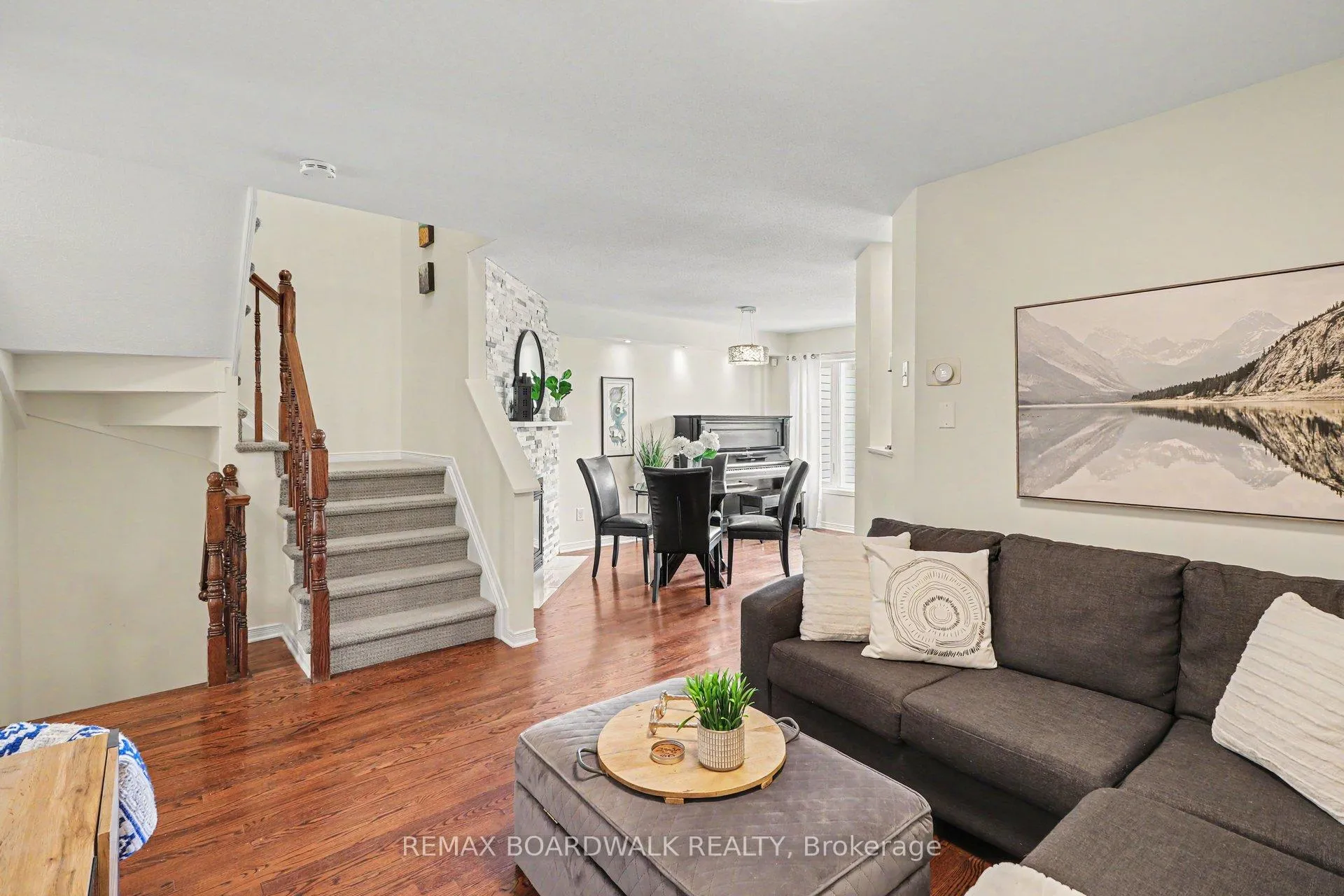 Photo 5 of 350 Rolling Meadow Crescent, Ottawa, Mer Bleue/Bradley Estates/Anderson Park — HOMEH