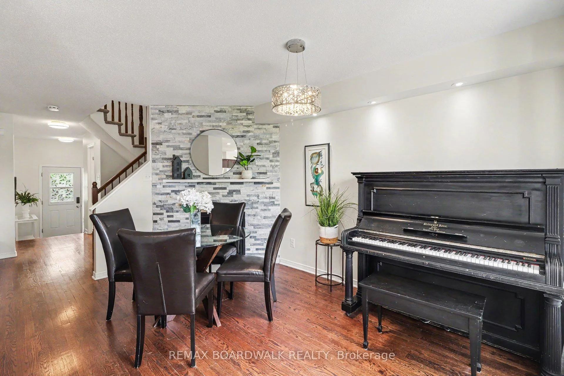 Photo 8 of 350 Rolling Meadow Crescent, Ottawa, Mer Bleue/Bradley Estates/Anderson Park — HOMEH