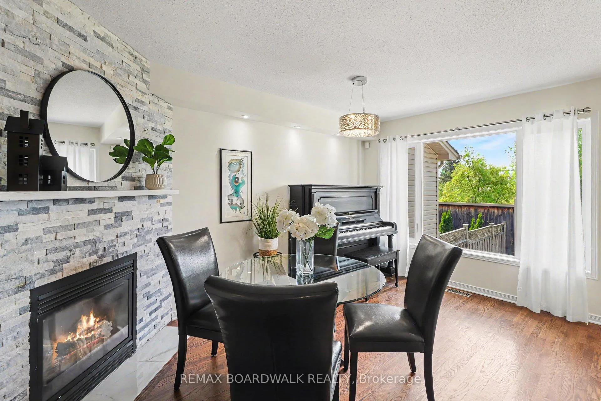 Photo 9 of 350 Rolling Meadow Crescent, Ottawa, Mer Bleue/Bradley Estates/Anderson Park — HOMEH