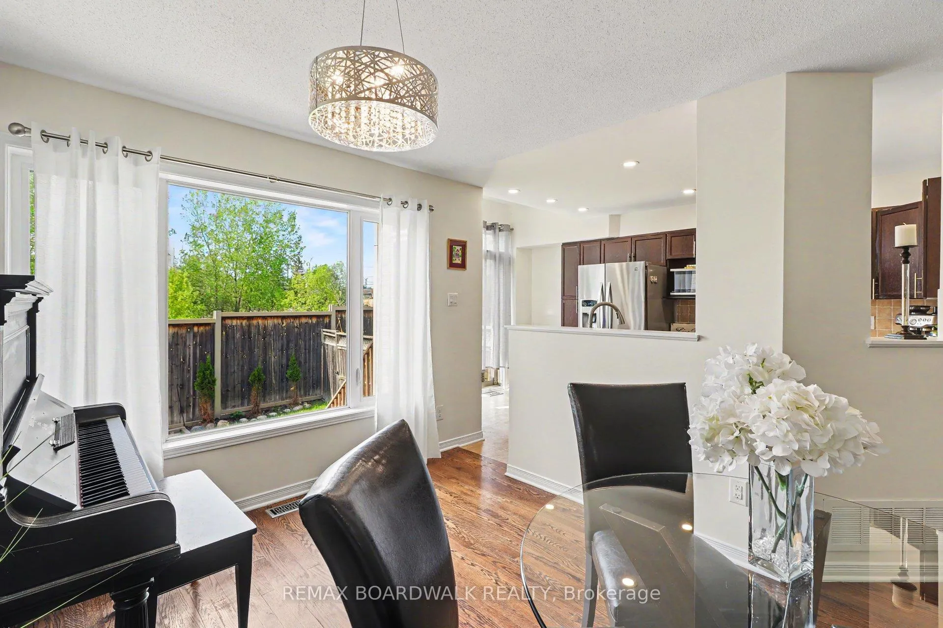 Photo 10 of 350 Rolling Meadow Crescent, Ottawa, Mer Bleue/Bradley Estates/Anderson Park — HOMEH
