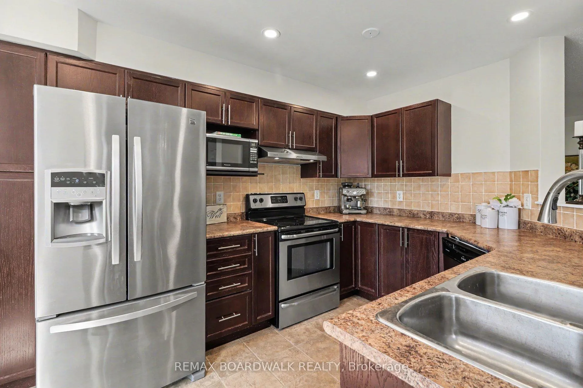 Photo 11 of 350 Rolling Meadow Crescent, Ottawa, Mer Bleue/Bradley Estates/Anderson Park — HOMEH