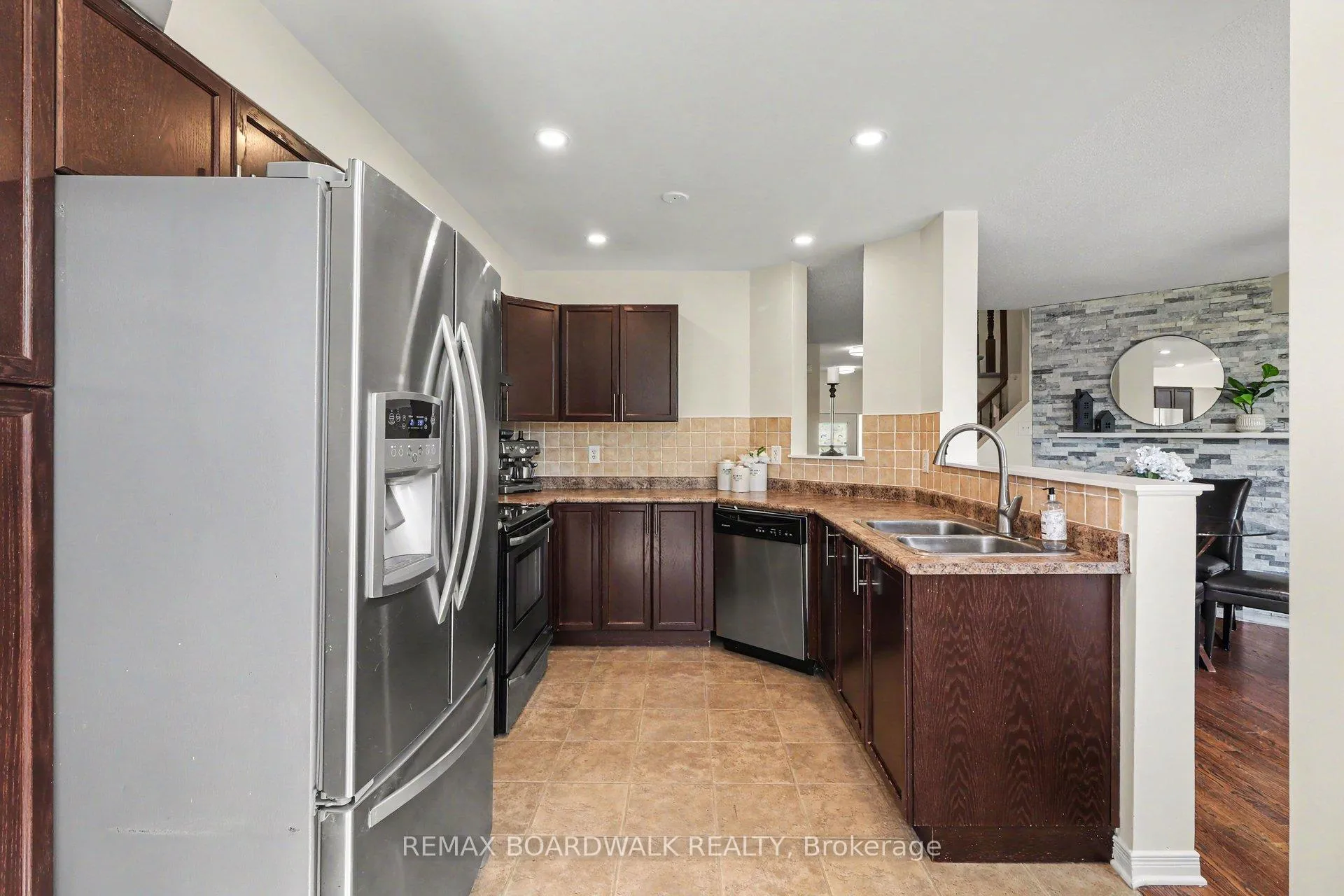 Photo 12 of 350 Rolling Meadow Crescent, Ottawa, Mer Bleue/Bradley Estates/Anderson Park — HOMEH
