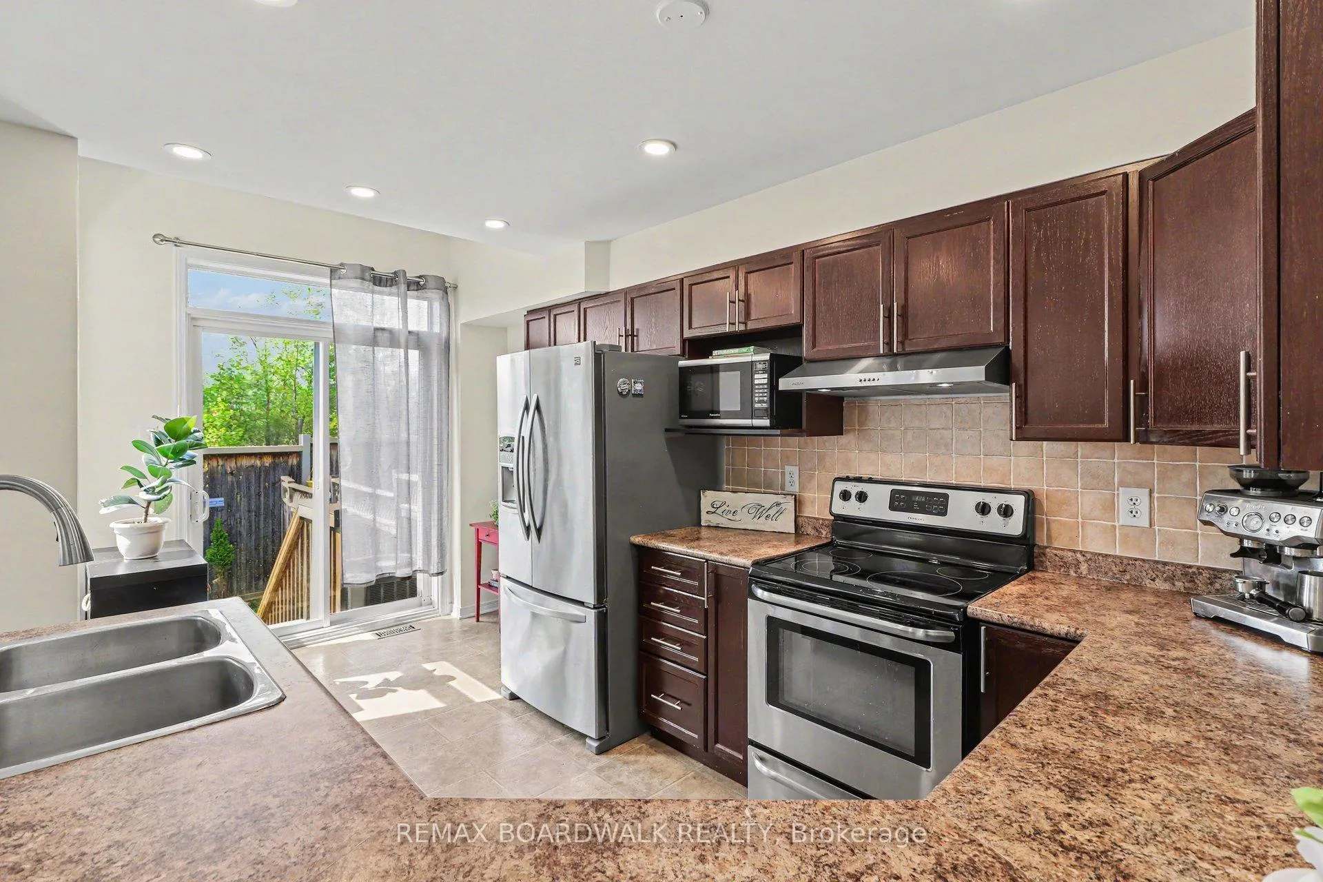 Photo 13 of 350 Rolling Meadow Crescent, Ottawa, Mer Bleue/Bradley Estates/Anderson Park — HOMEH