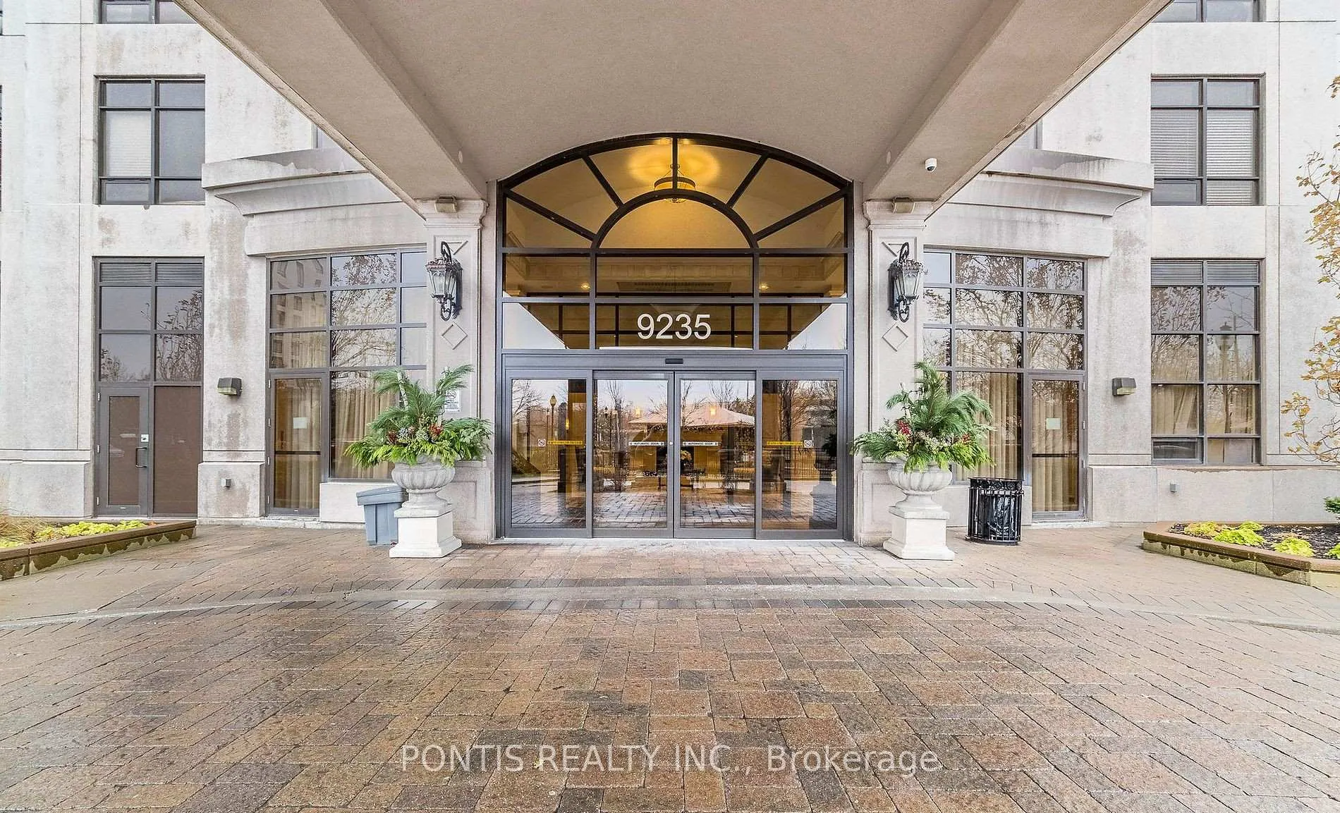 Photo 2 of Unit 412, 9235 Jane Street, Vaughan, Maple — HOMEH