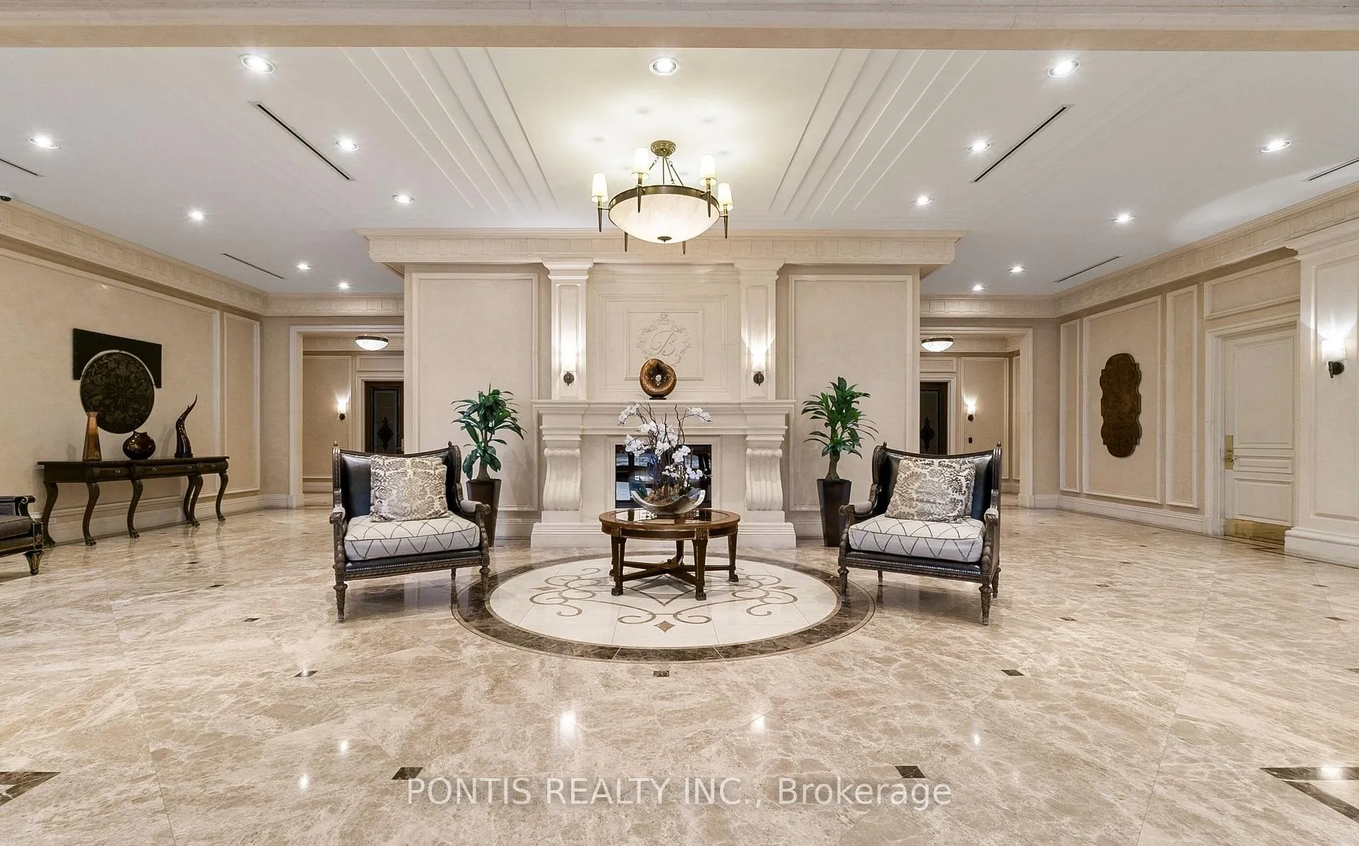 Photo 3 of Unit 412, 9235 Jane Street, Vaughan, Maple — HOMEH