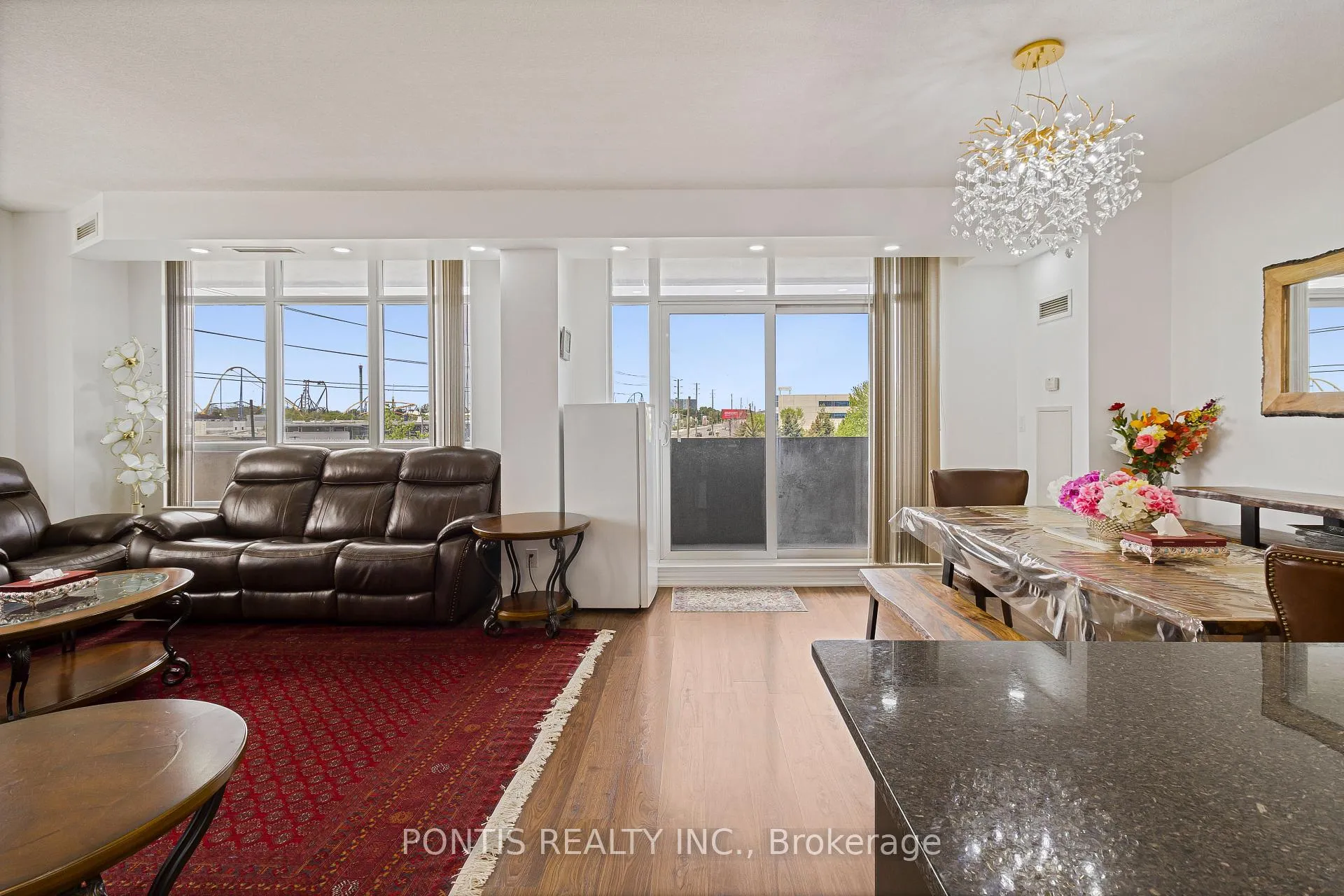 Photo 6 of Unit 412, 9235 Jane Street, Vaughan, Maple — HOMEH