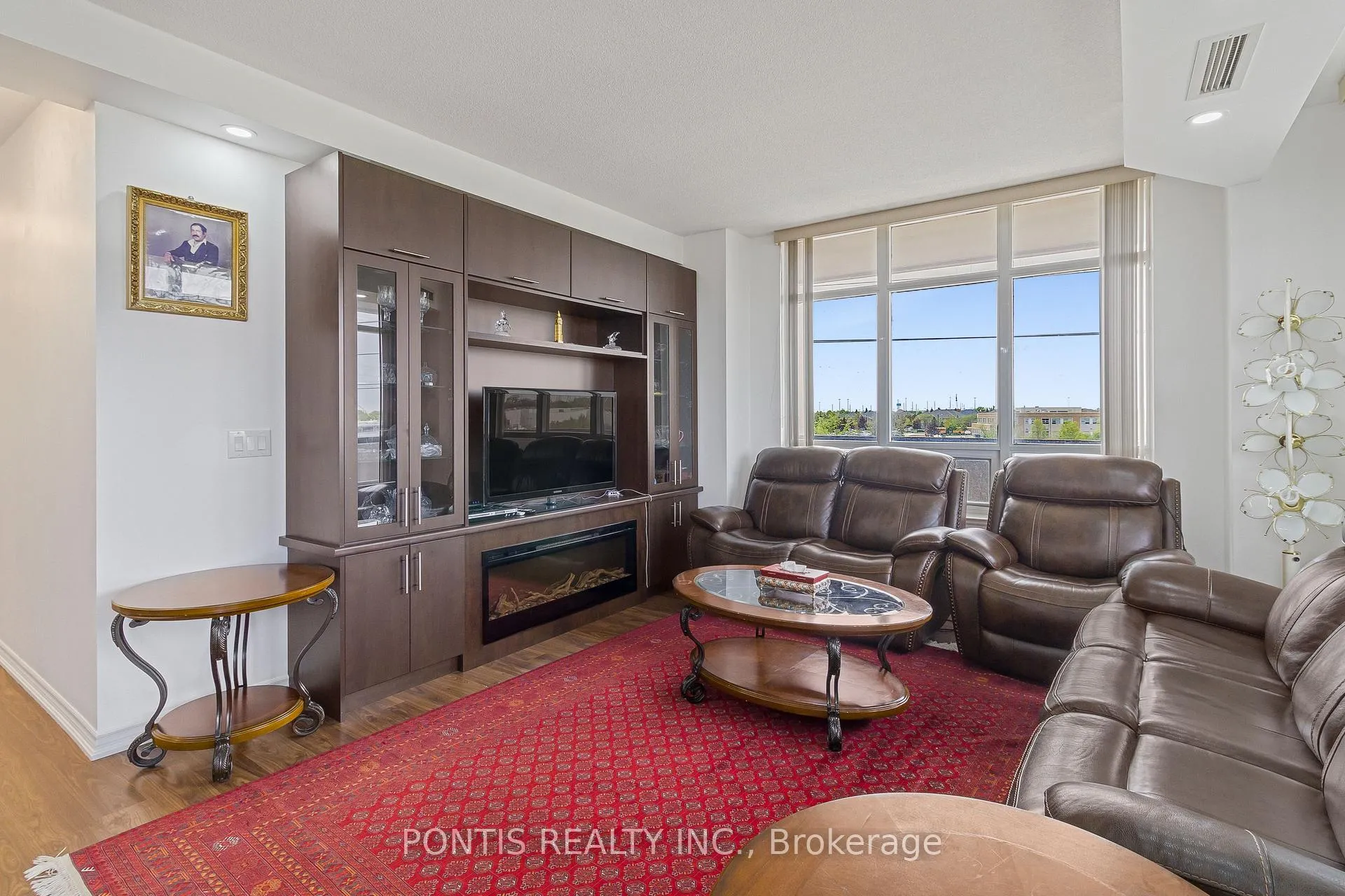 Photo 9 of Unit 412, 9235 Jane Street, Vaughan, Maple — HOMEH