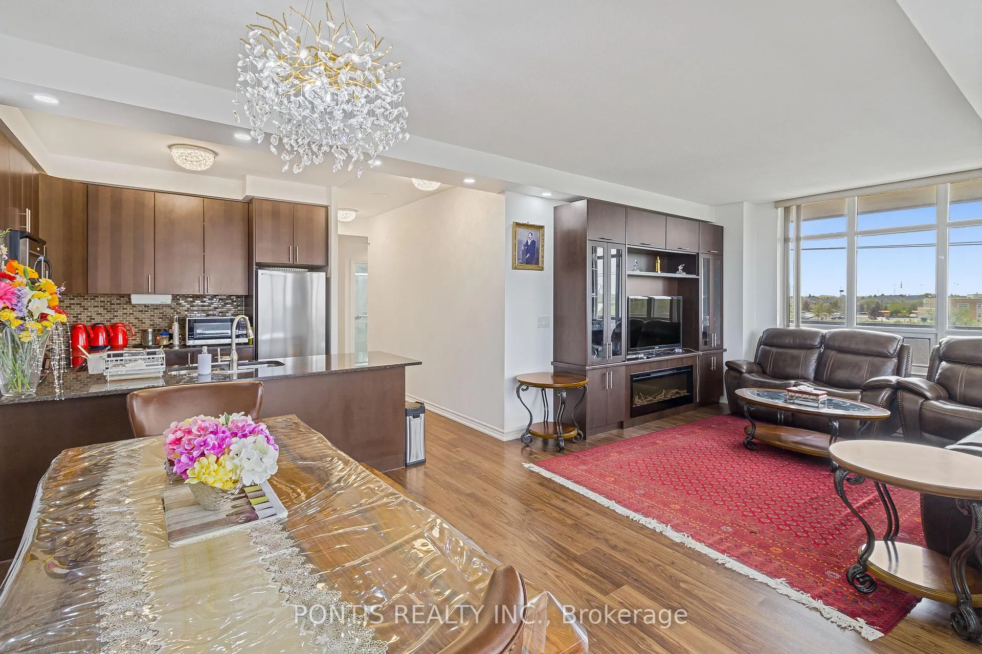 Photo 10 of Unit 412, 9235 Jane Street, Vaughan, Maple — HOMEH