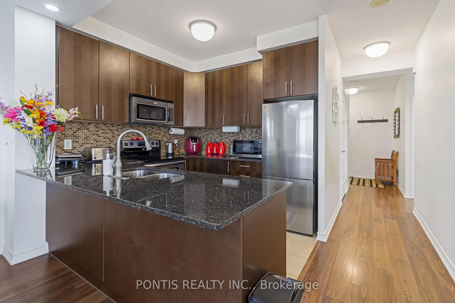 Photo 14 of Unit 412, 9235 Jane Street, Vaughan, Maple — HOMEH
