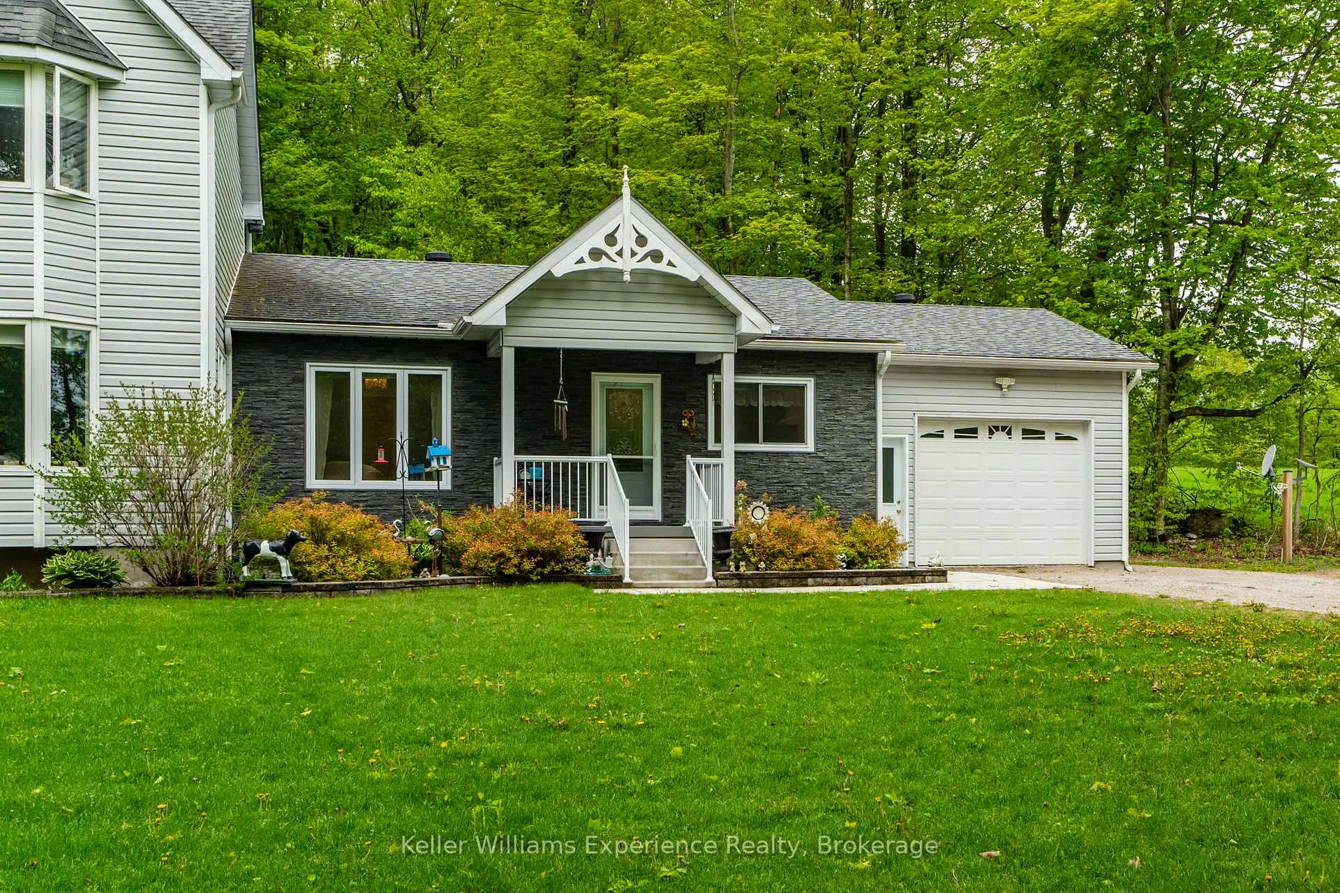 Photo 1 of Unit B, 2174 Ron Jones Road, Tay, Rural Tay — HOMEH
