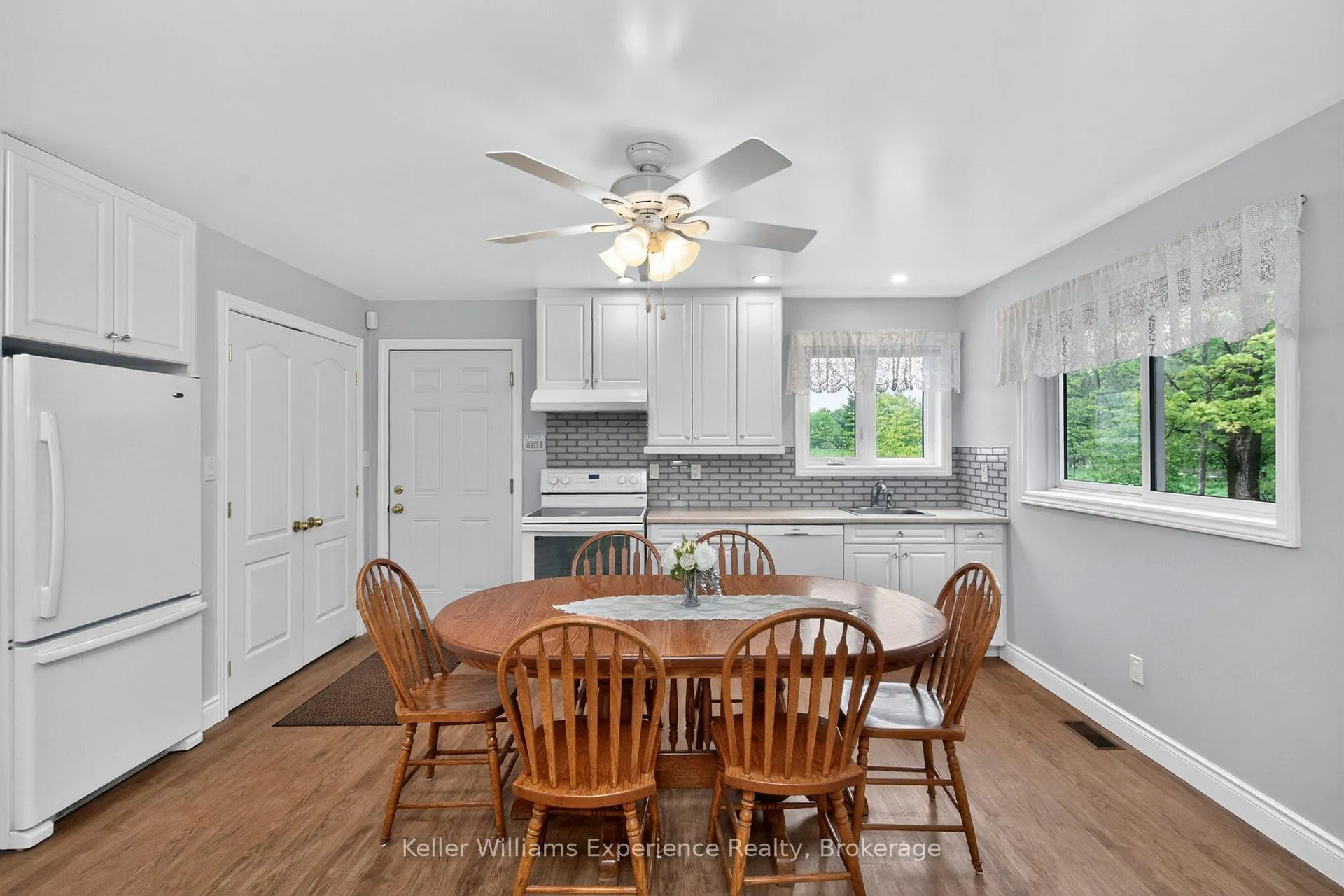 Photo 3 of Unit B, 2174 Ron Jones Road, Tay, Rural Tay — HOMEH